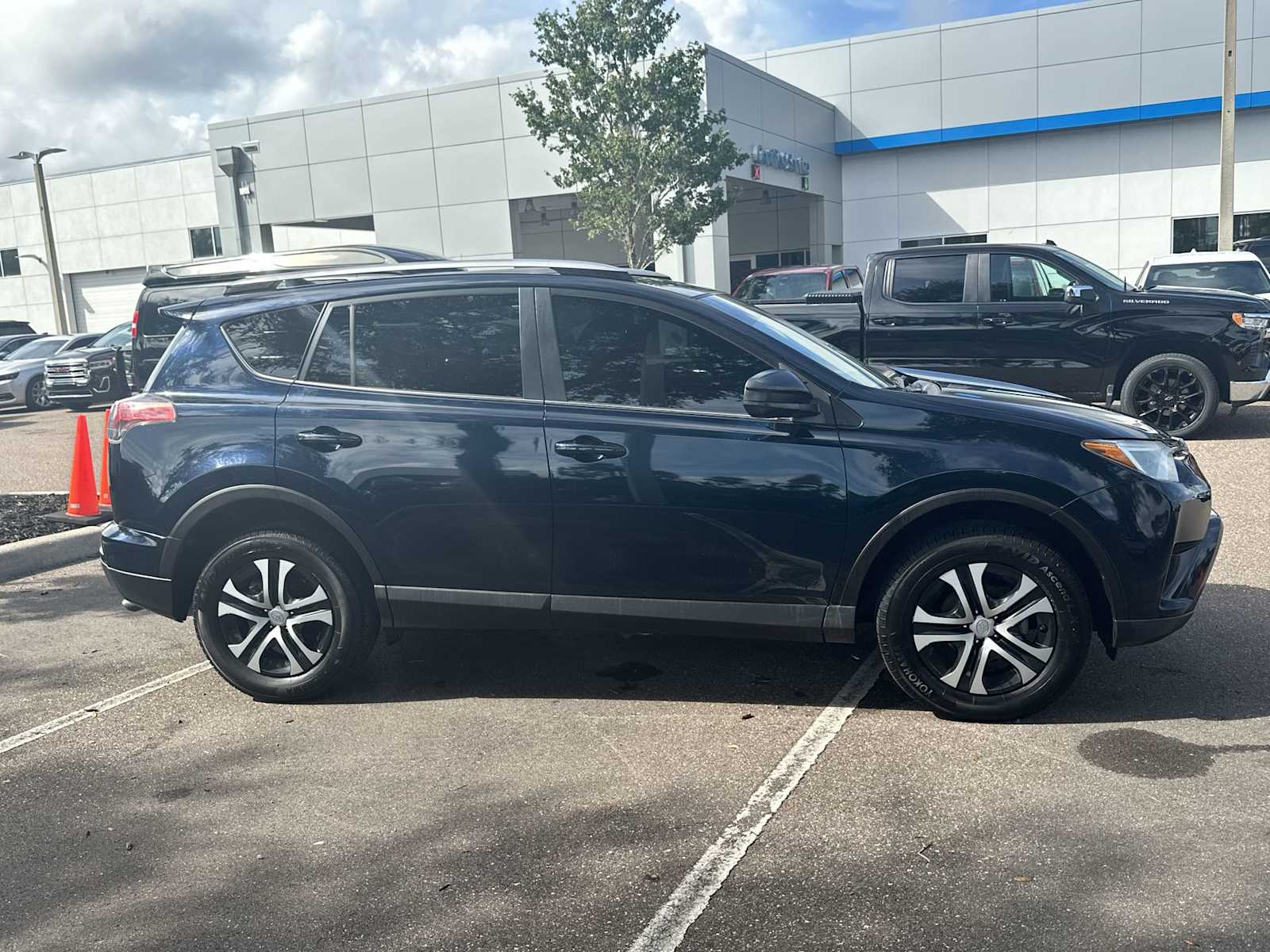 Thumbnail: 2018 Toyota RAV4 - 7