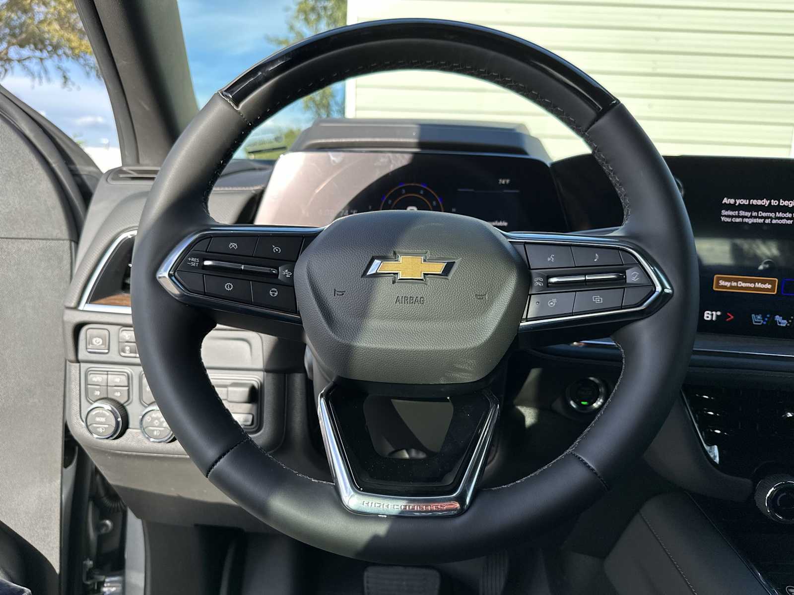 Thumbnail: 2026 Chevrolet Suburban - 21
