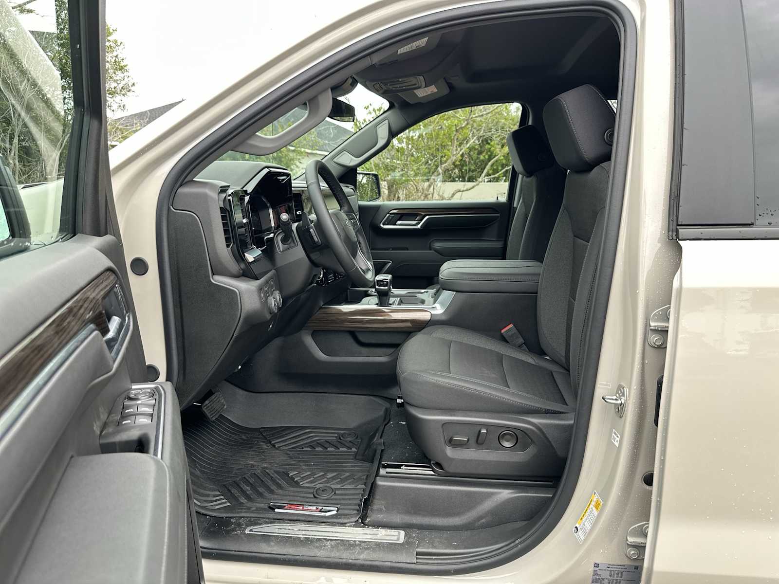 Thumbnail: 2026 Chevrolet Silverado 1500 - 3