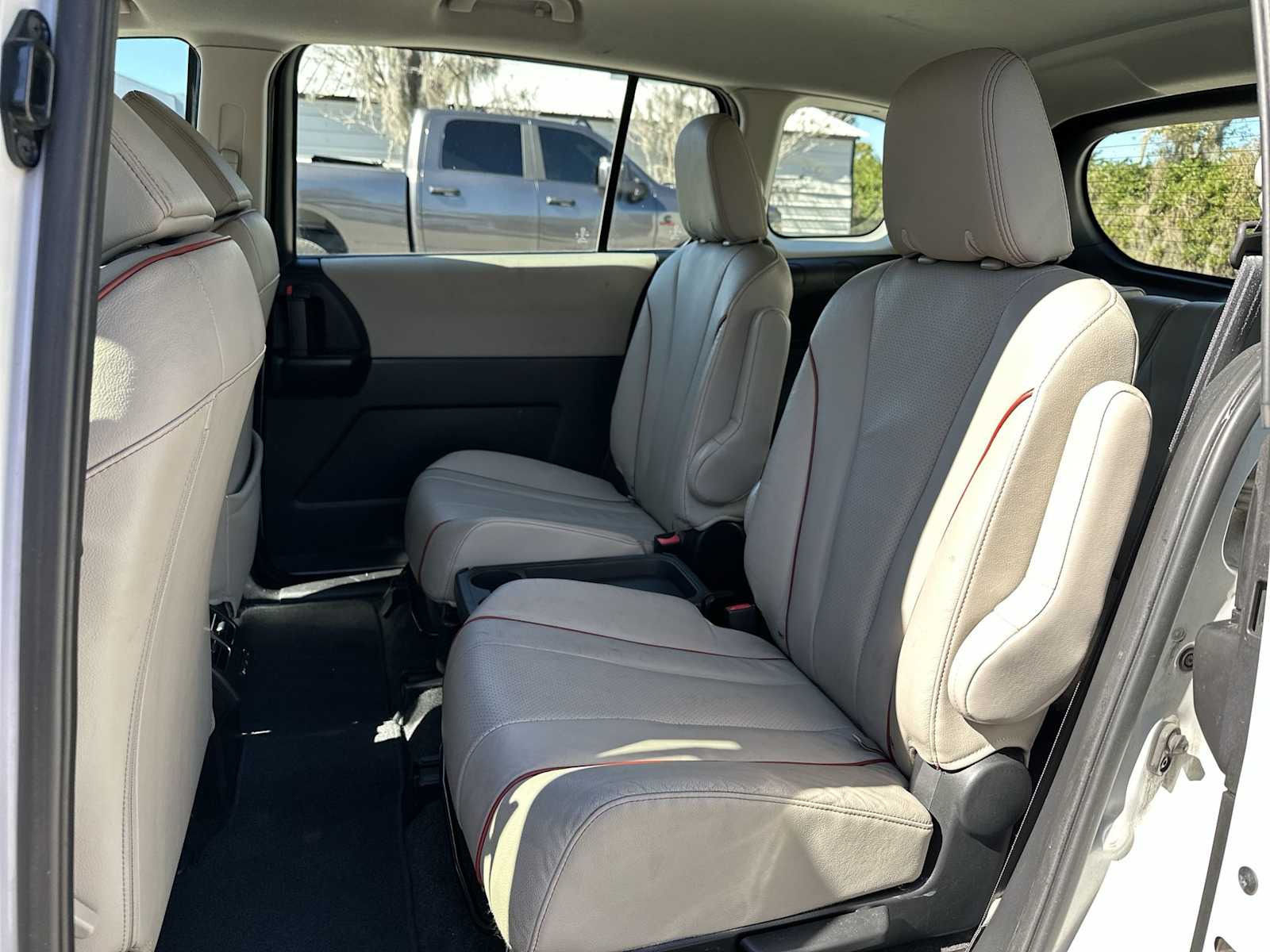 Thumbnail: 2012 Mazda Mazda5 - 17