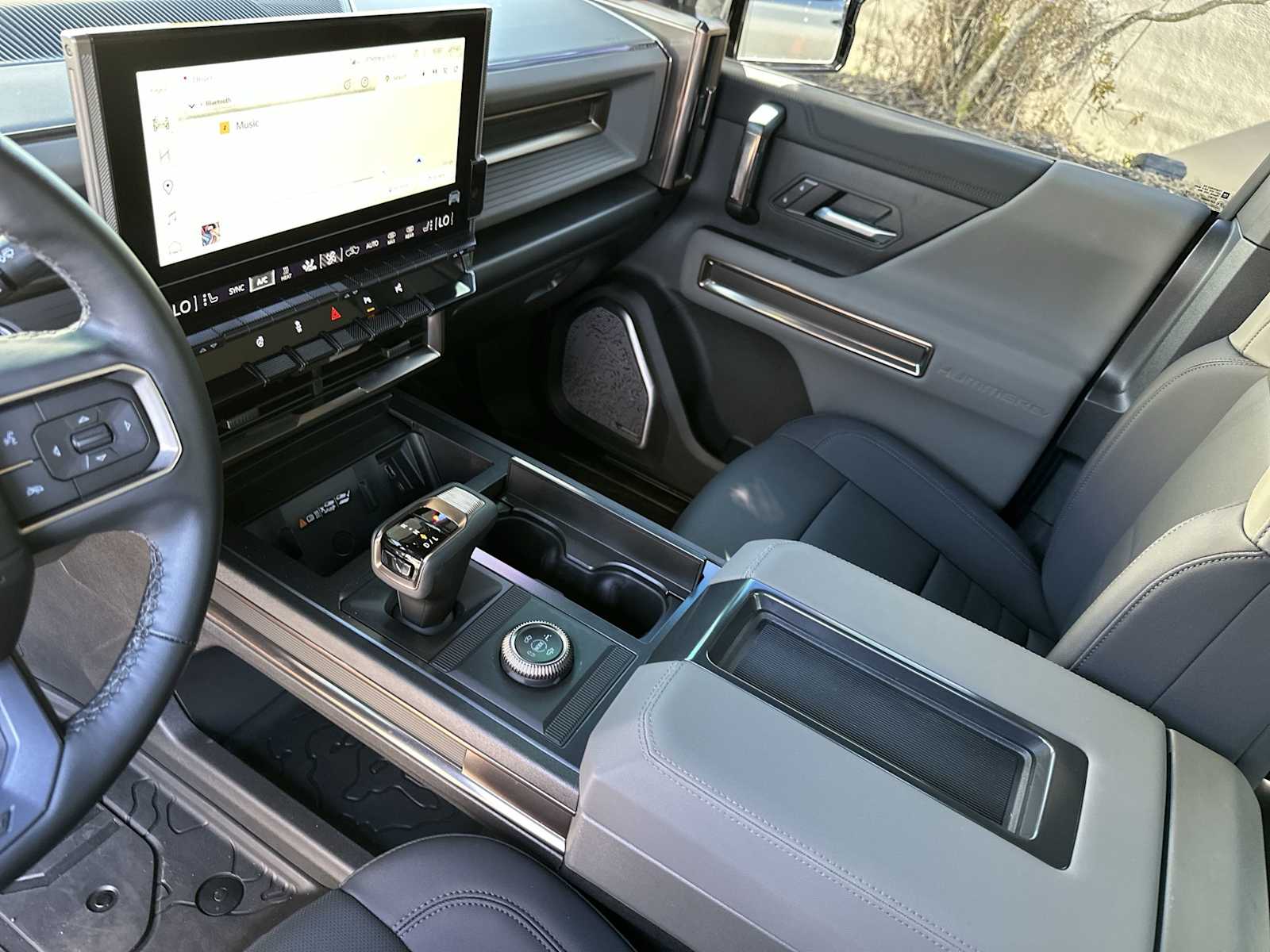 Thumbnail: 2025 GMC Hummer EV - 21