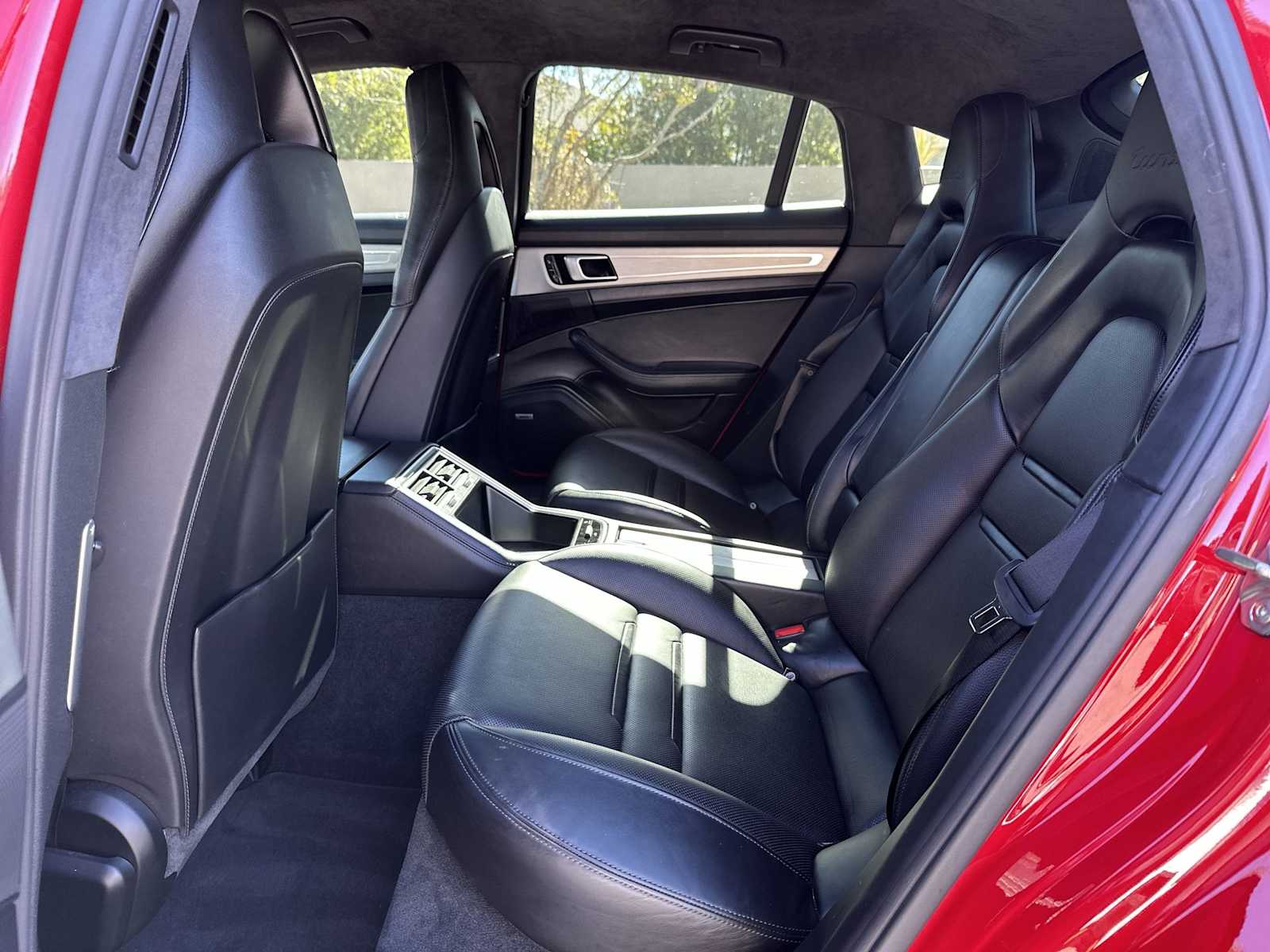 Thumbnail: 2018 Porsche Panamera - 17