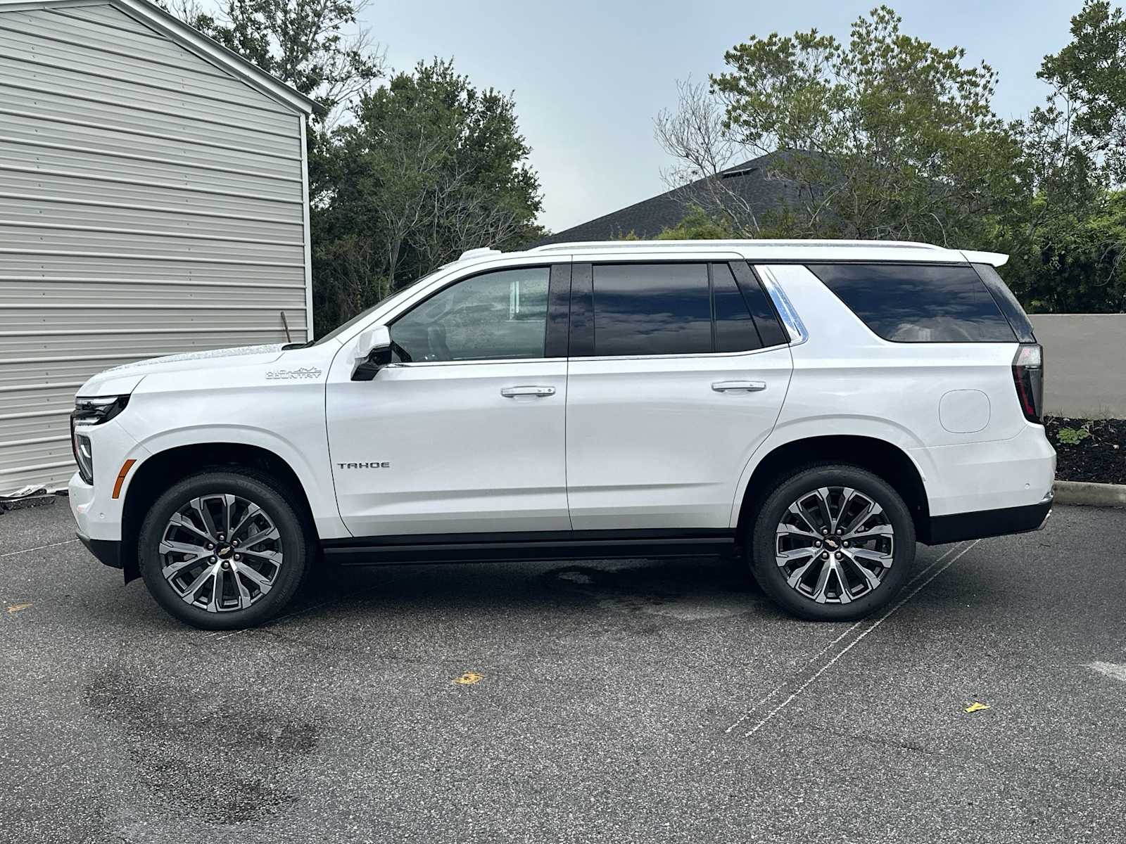 Thumbnail: 2025 Chevrolet Tahoe - 3