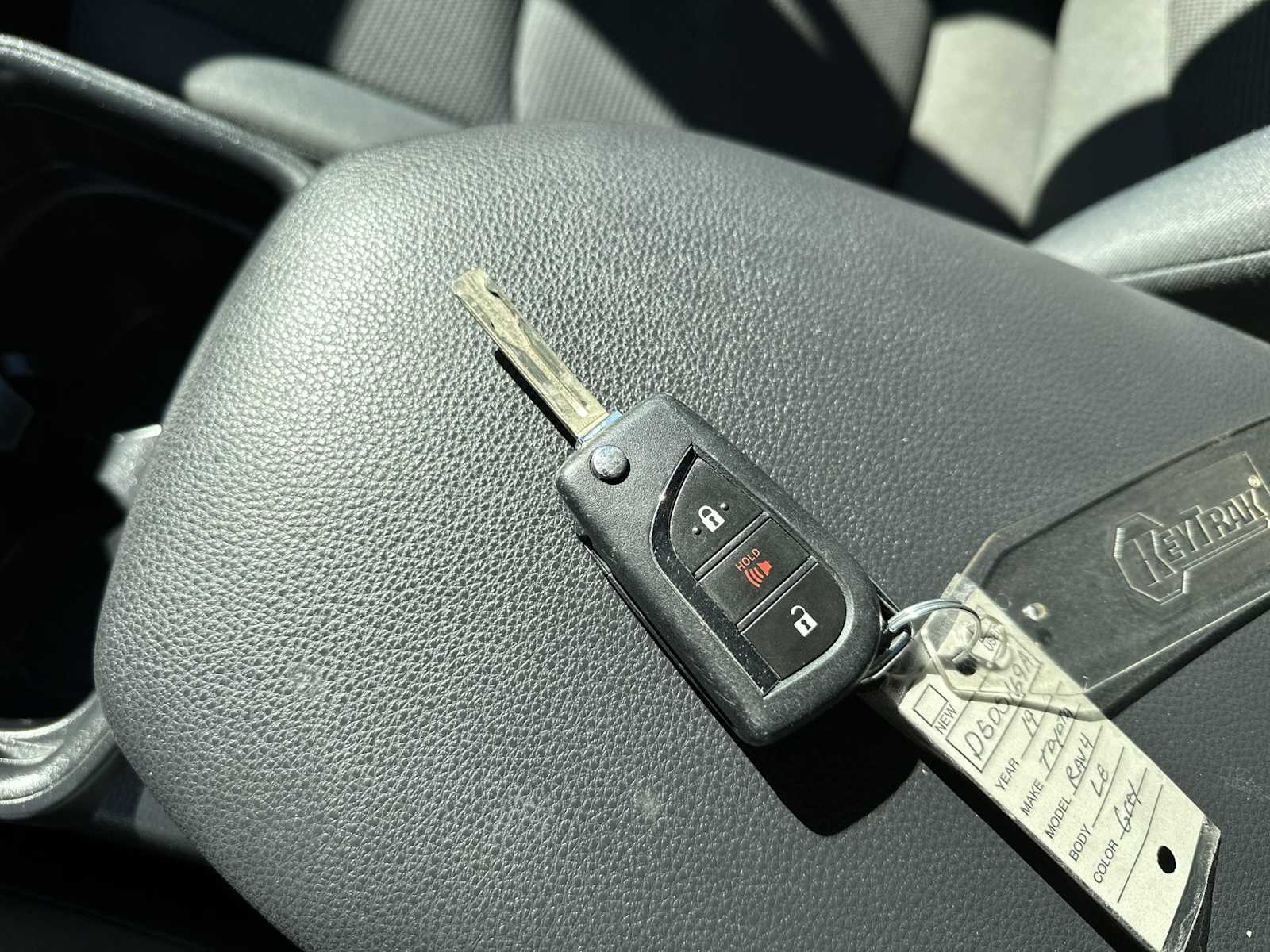 Thumbnail: 2019 Toyota RAV4 - 24