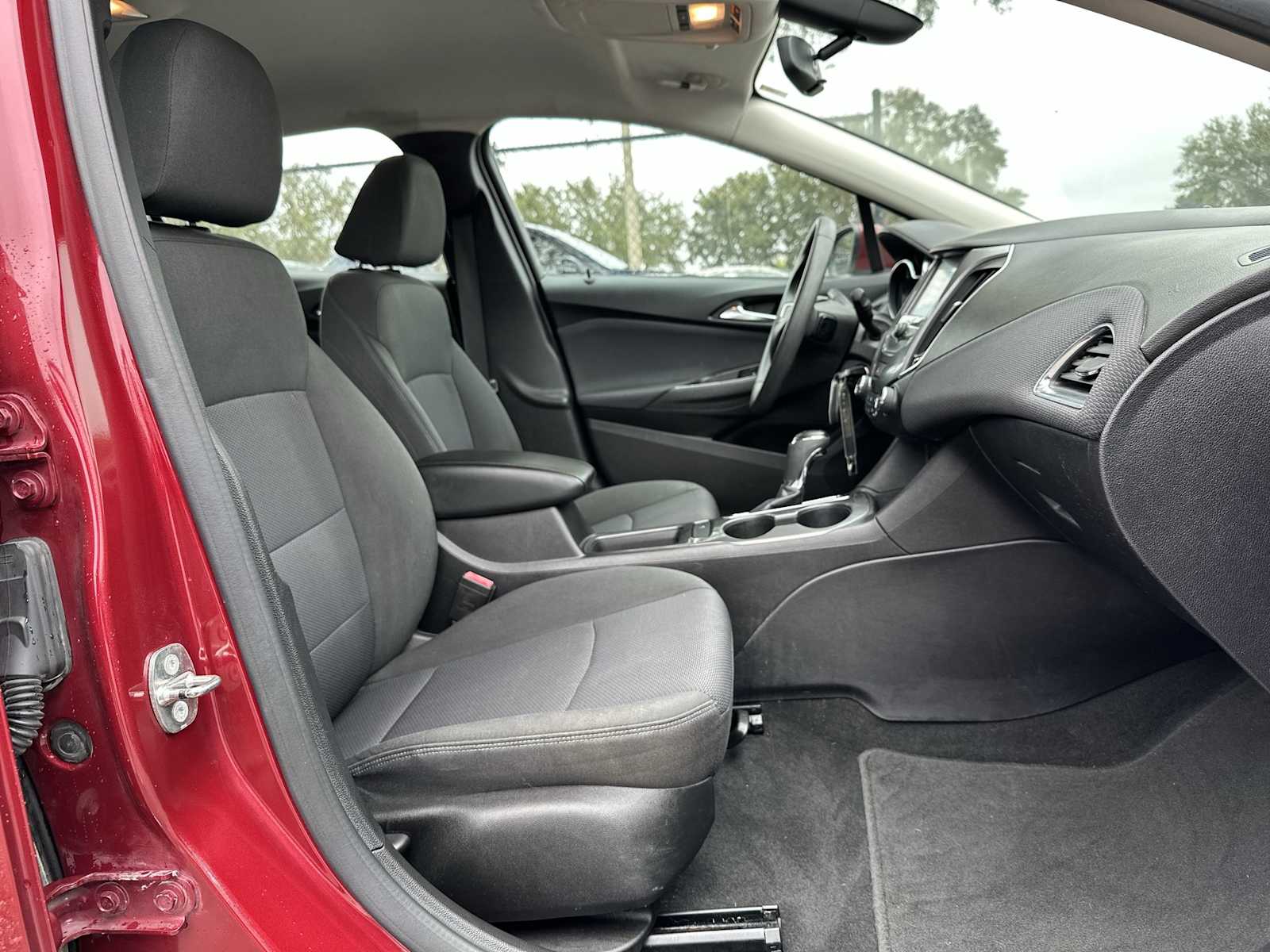 Thumbnail: 2018 Chevrolet Cruze - 19