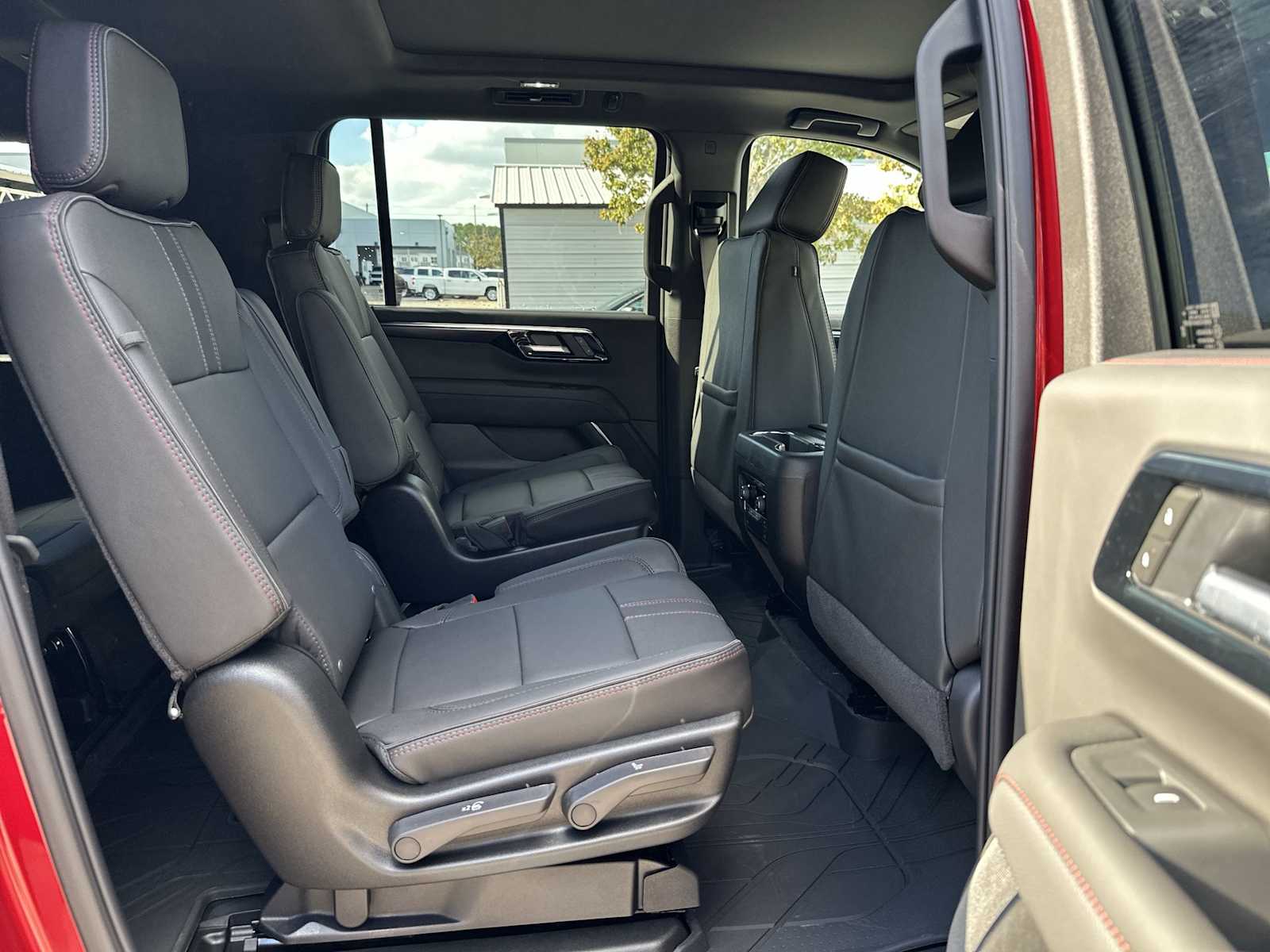 Thumbnail: 2026 Chevrolet Suburban - 19