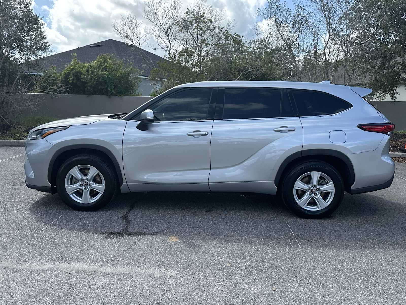 Thumbnail: 2021 Toyota Highlander - 3