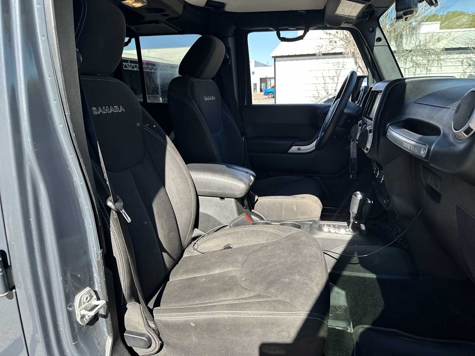 Thumbnail: 2017 Jeep Wrangler - 19