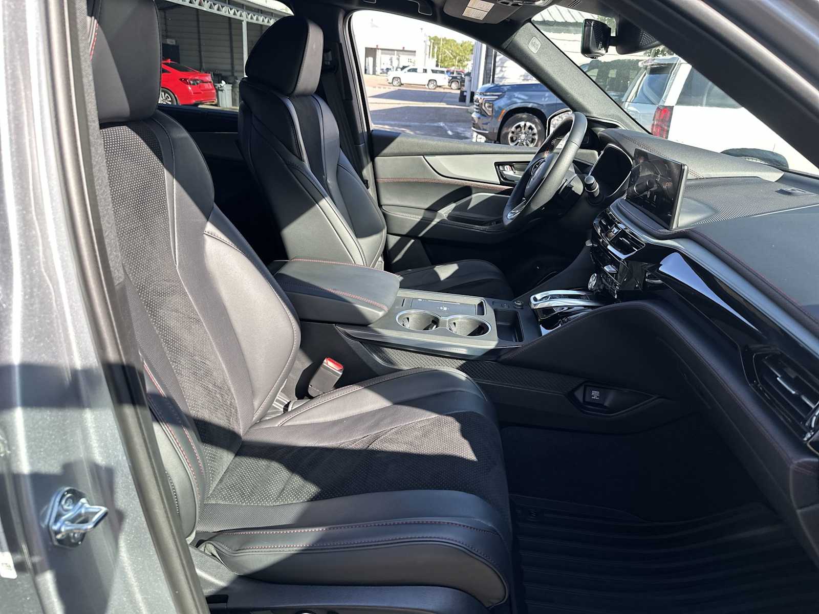 Thumbnail: 2025 Acura MDX - 20