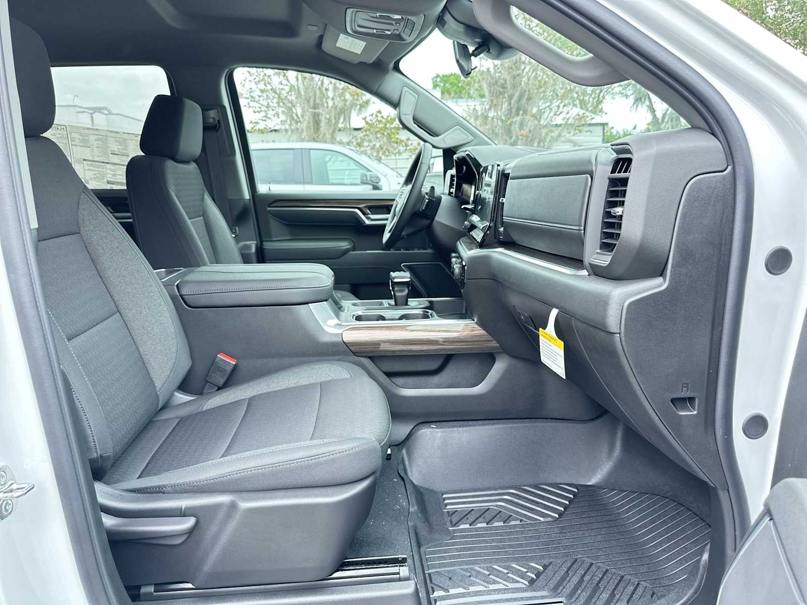 Thumbnail: 2026 Chevrolet Silverado 1500 - 19