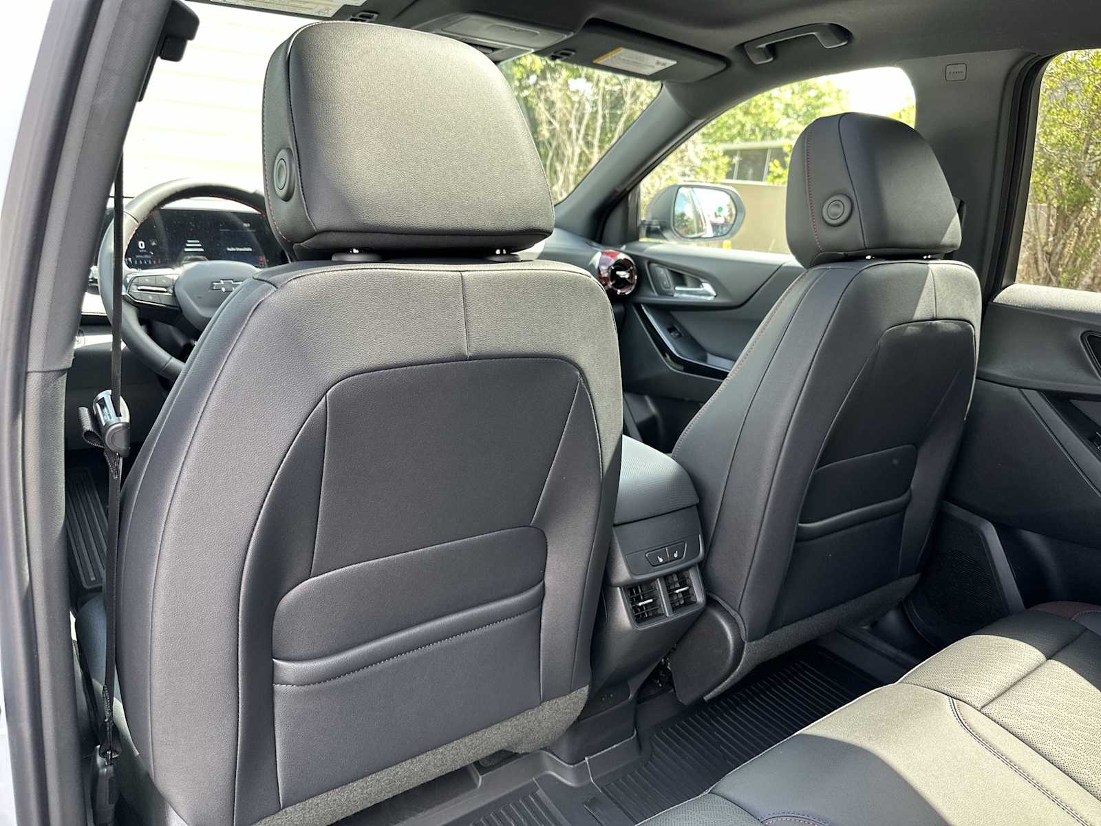 Thumbnail: 2026 Chevrolet Equinox - 16