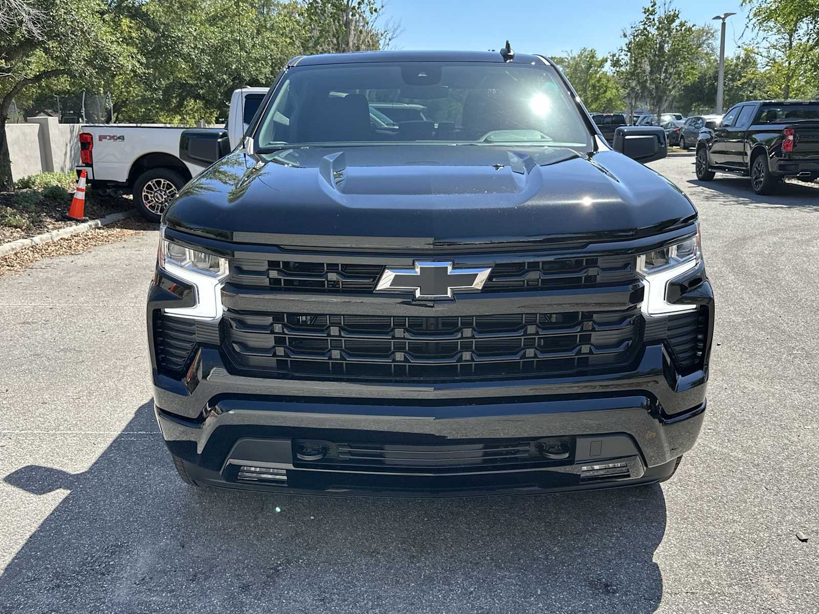 Thumbnail: 2026 Chevrolet Silverado 1500 - 9