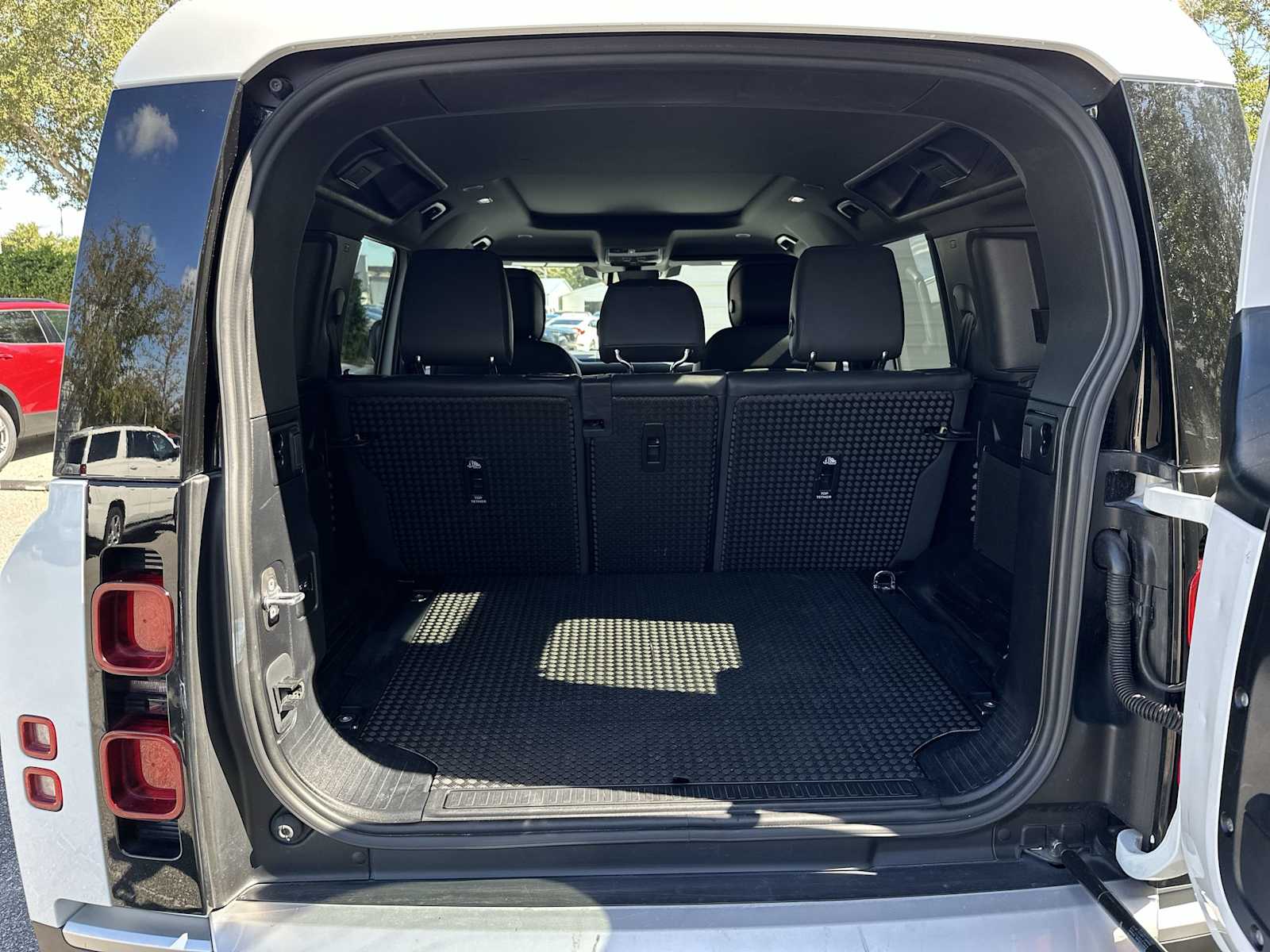 Thumbnail: 2024 Land Rover Defender - 25