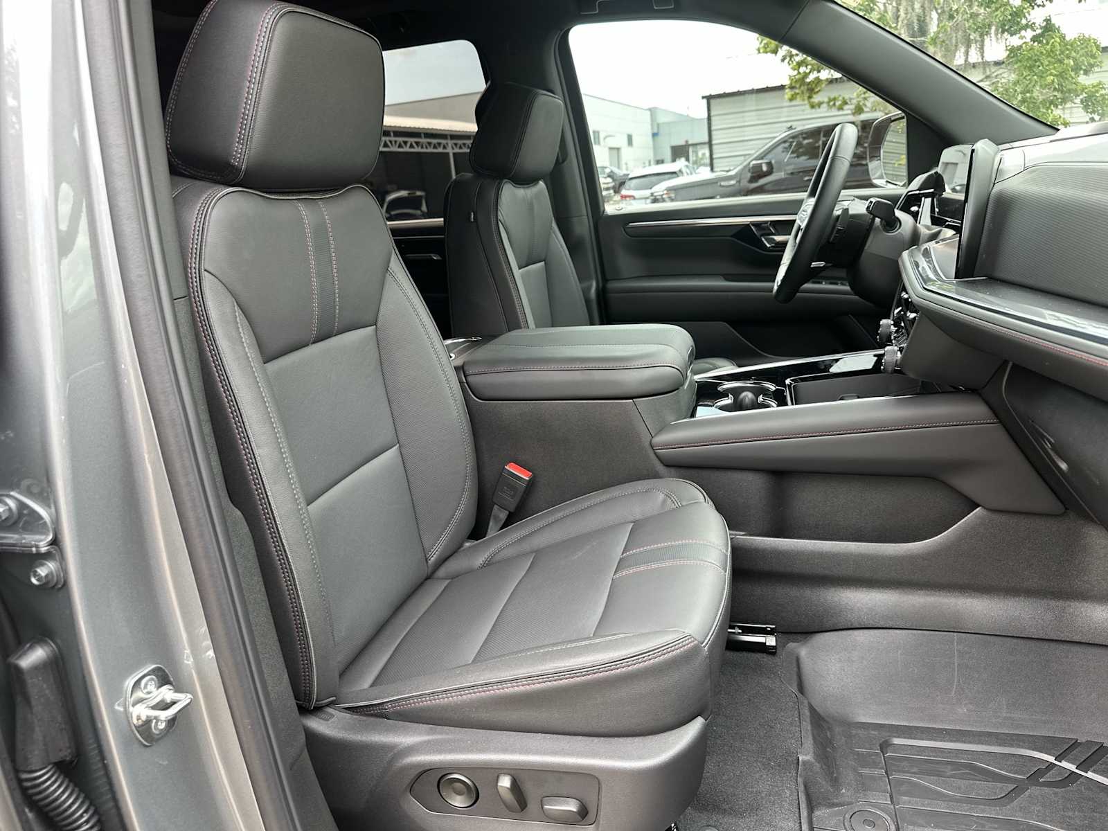 Thumbnail: 2026 Chevrolet Tahoe - 19