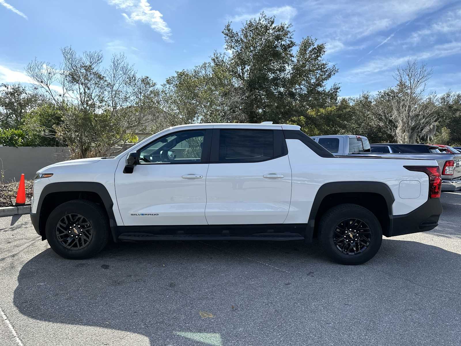 Thumbnail: 2024 Chevrolet Silverado EV - 3