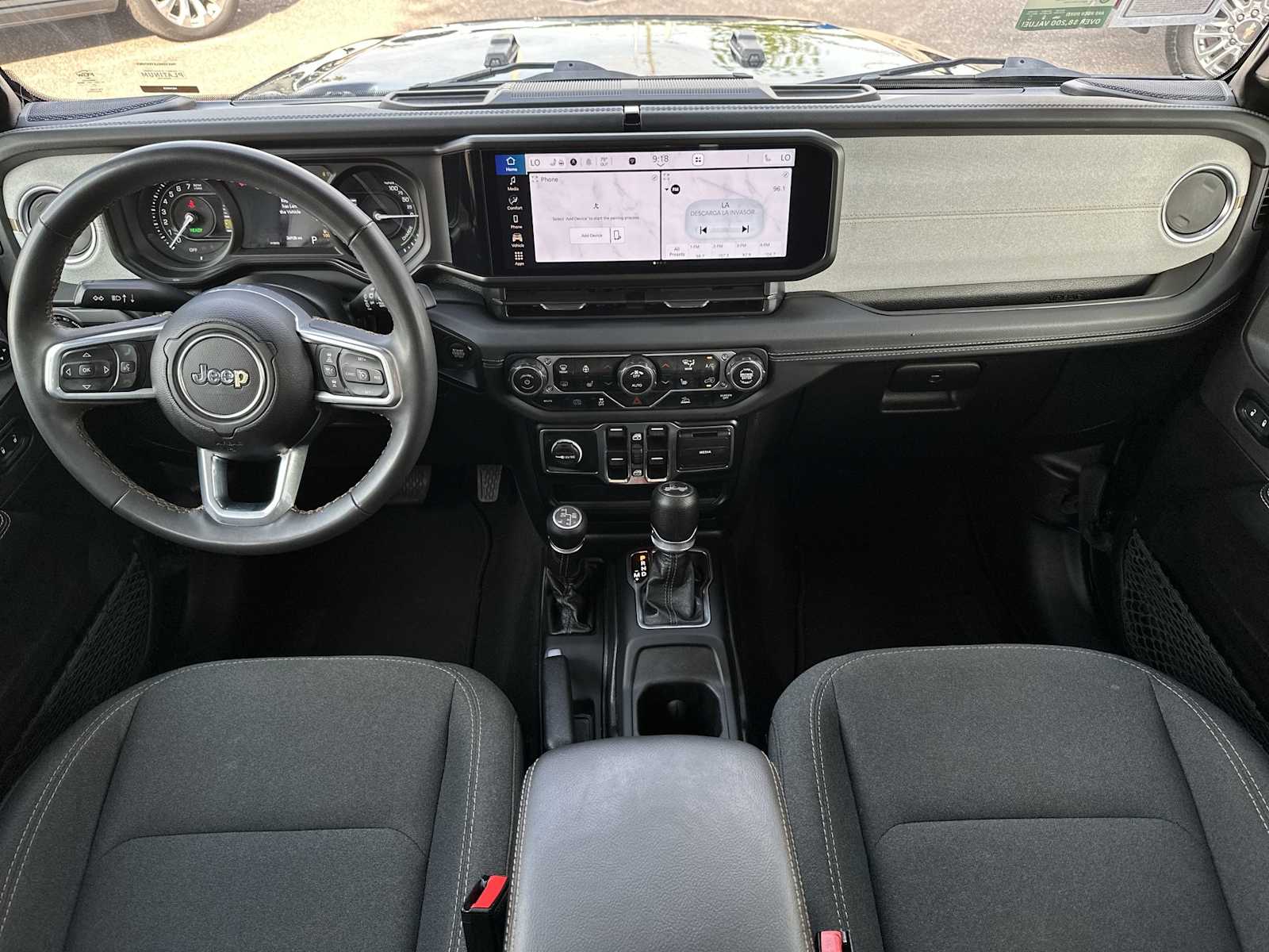 2024 Jeep Wrangler Sahara 14