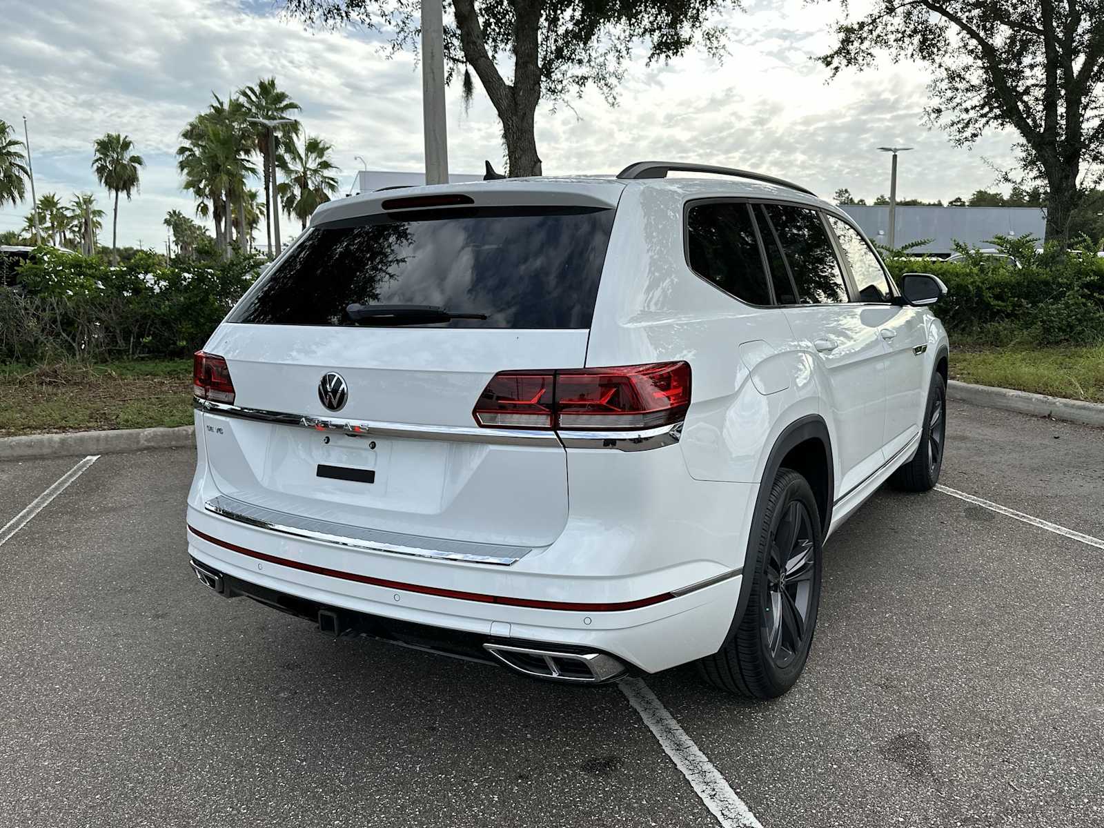 Thumbnail: 2021 Volkswagen Atlas - 6