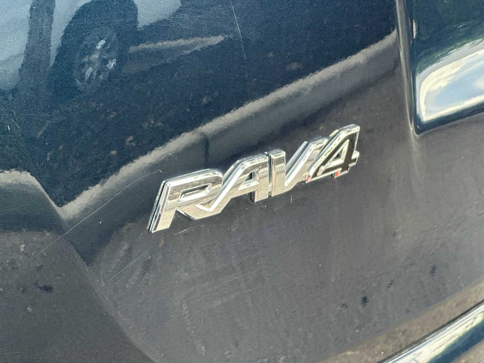 Thumbnail: 2018 Toyota RAV4 - 11