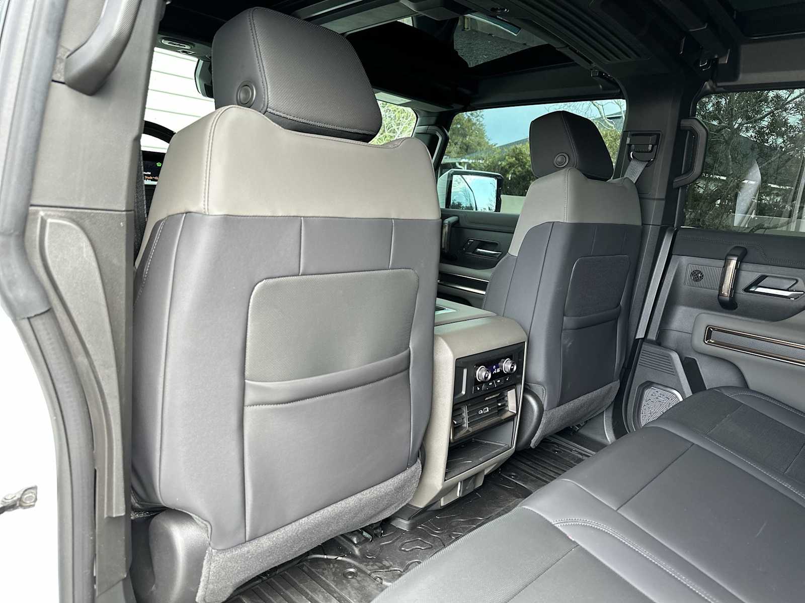 Thumbnail: 2025 GMC Hummer EV - 16