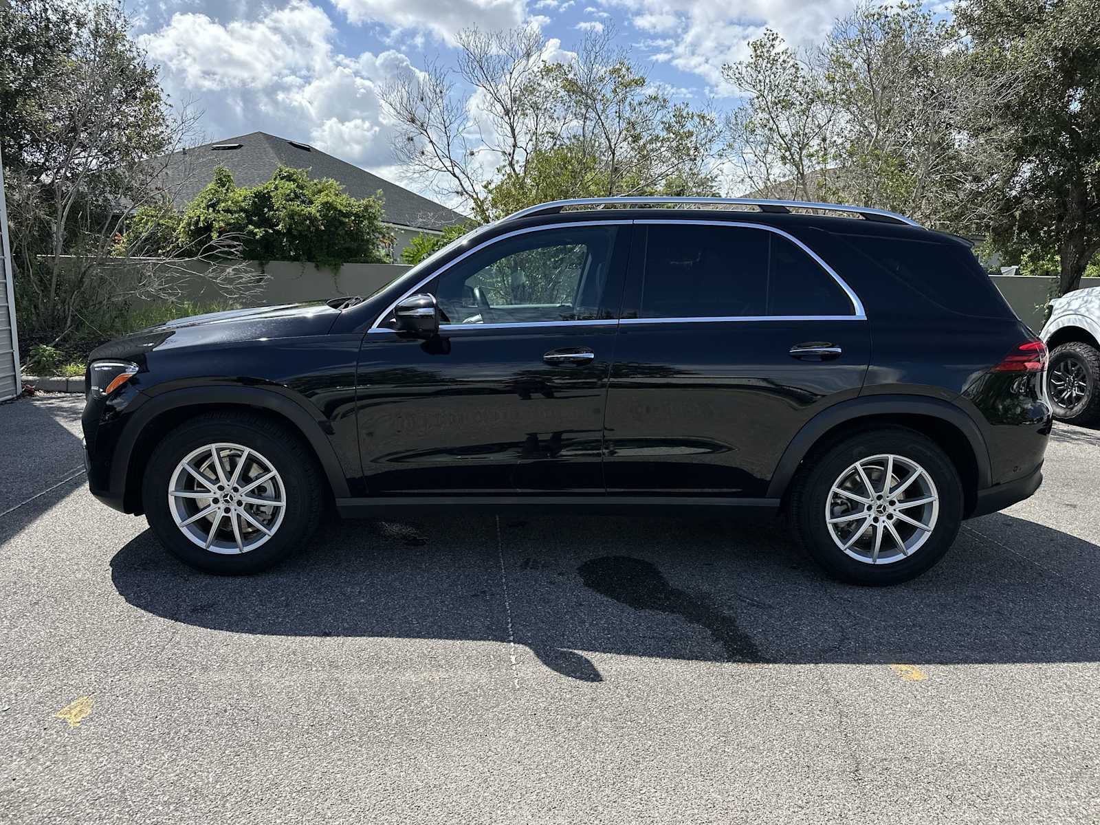 Thumbnail: 2025 Mercedes-Benz GLE - 3