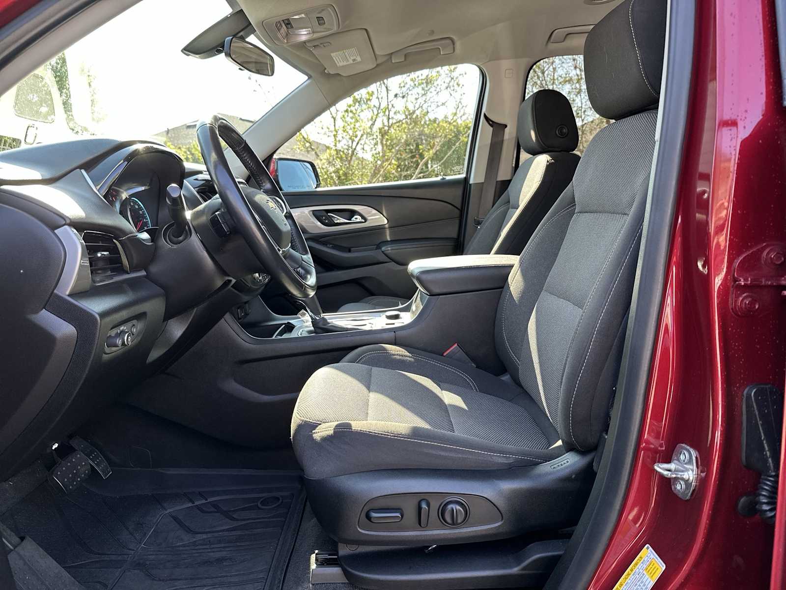 Thumbnail: 2019 Chevrolet Traverse - 2