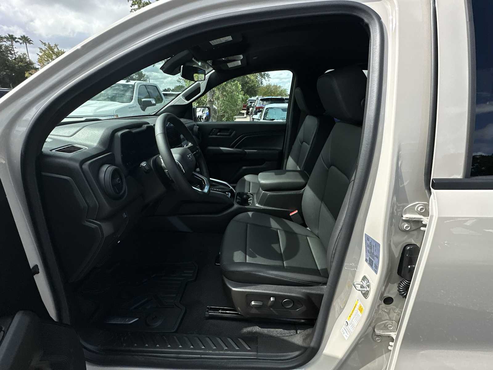 Thumbnail: 2026 Chevrolet Colorado - 2