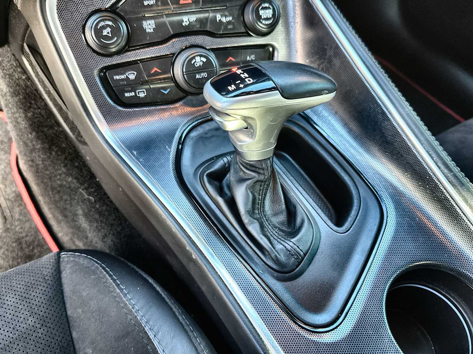 Thumbnail: 2015 Dodge Challenger - 23