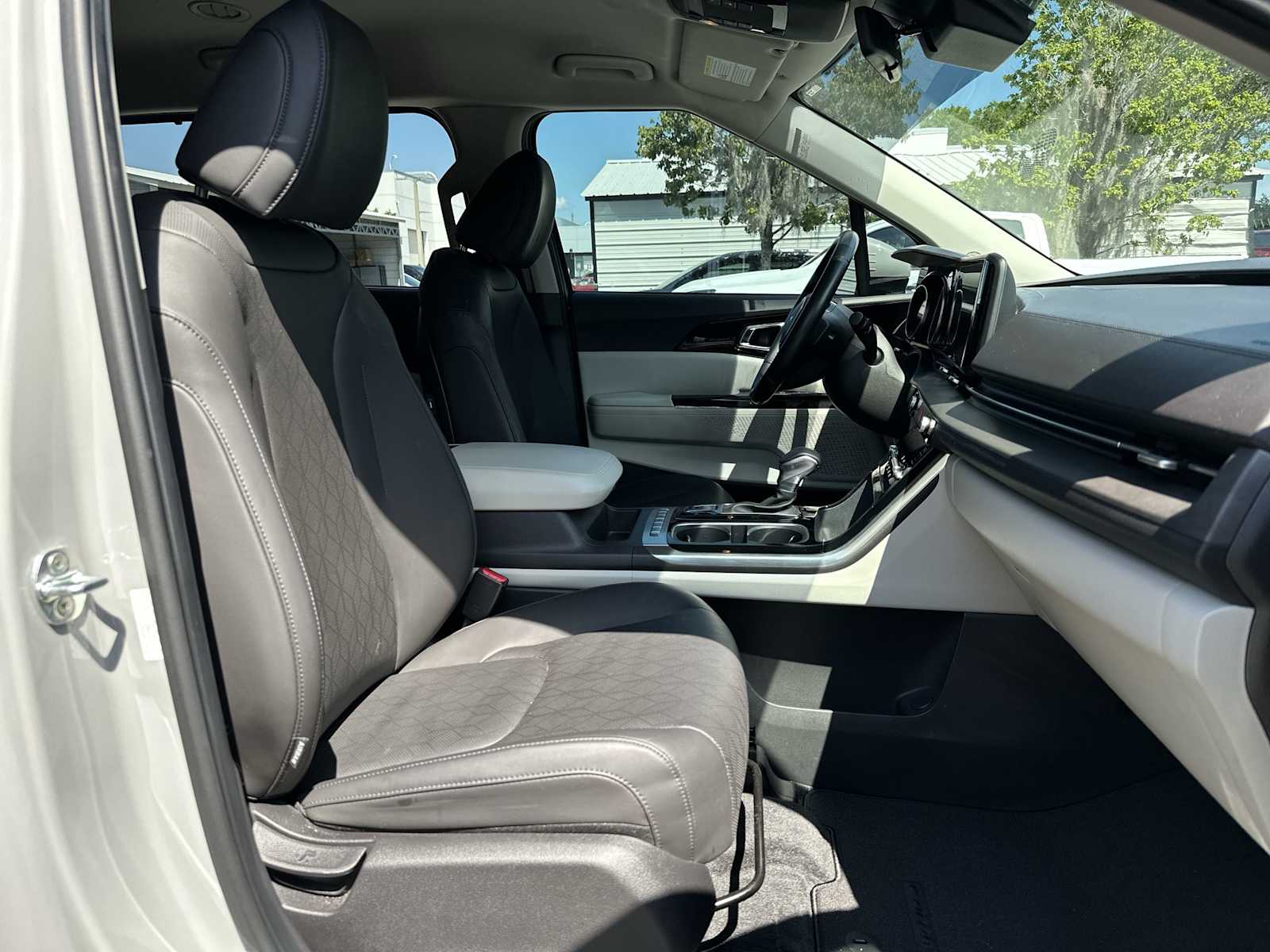 Thumbnail: 2022 Kia Carnival - 19