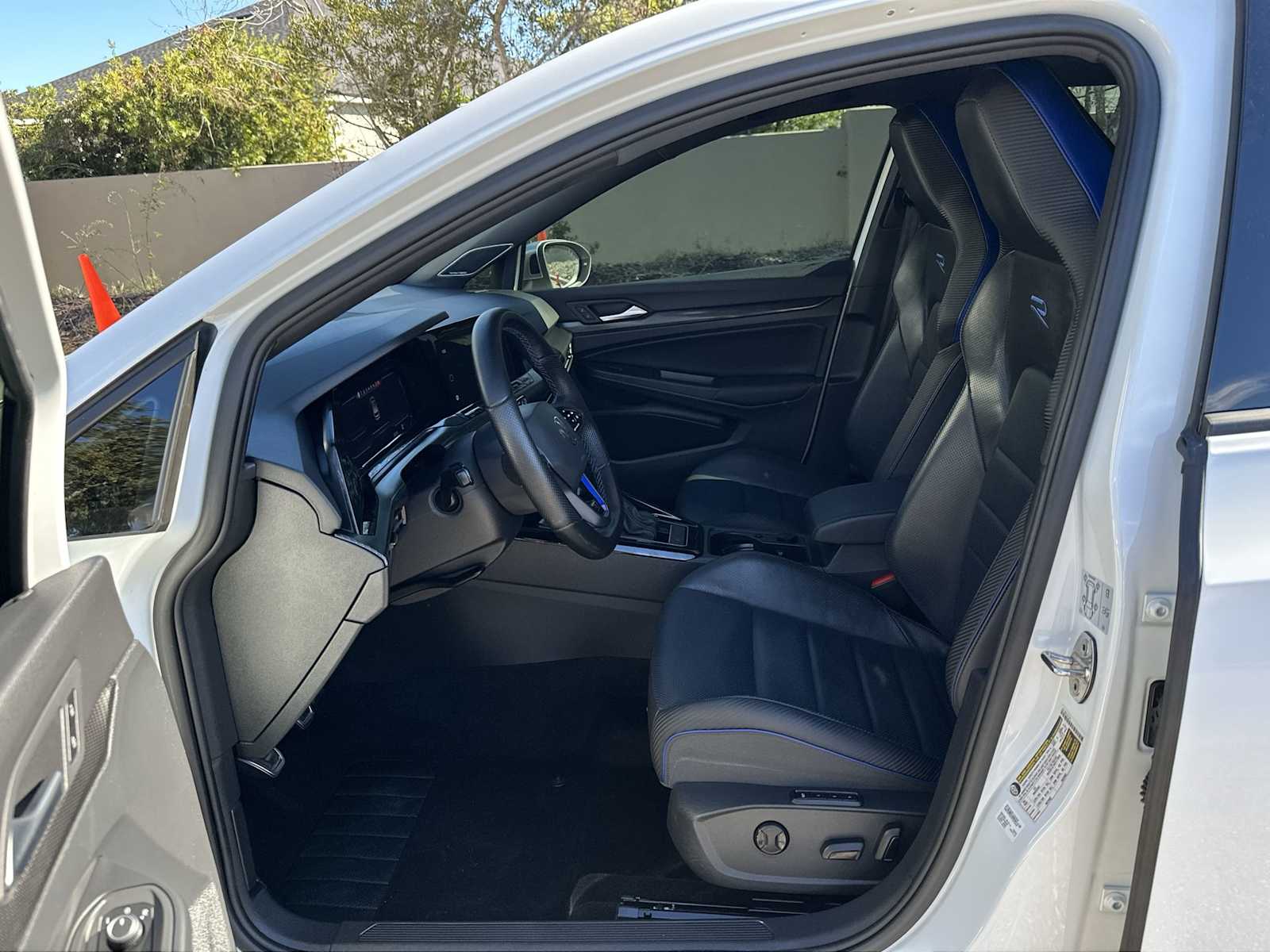 Thumbnail: 2023 Volkswagen Golf - 2