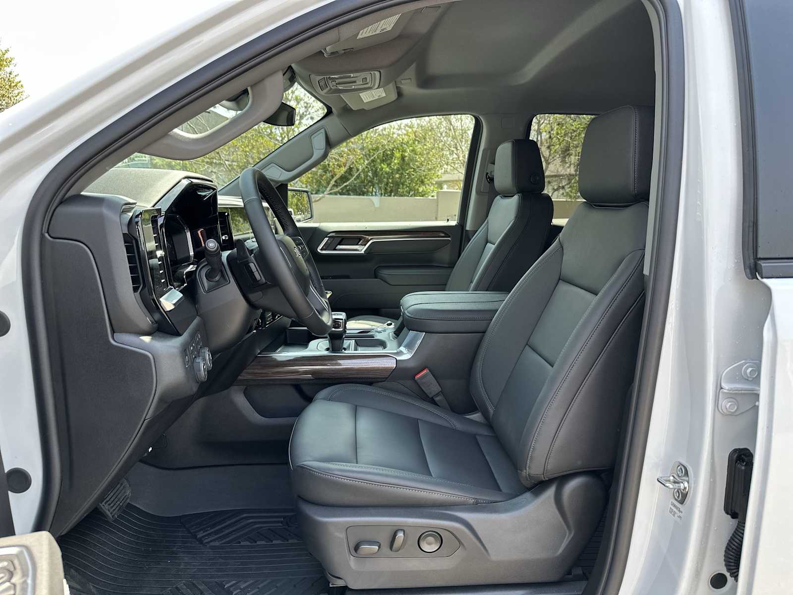 Thumbnail: 2026 Chevrolet Silverado 1500 - 15