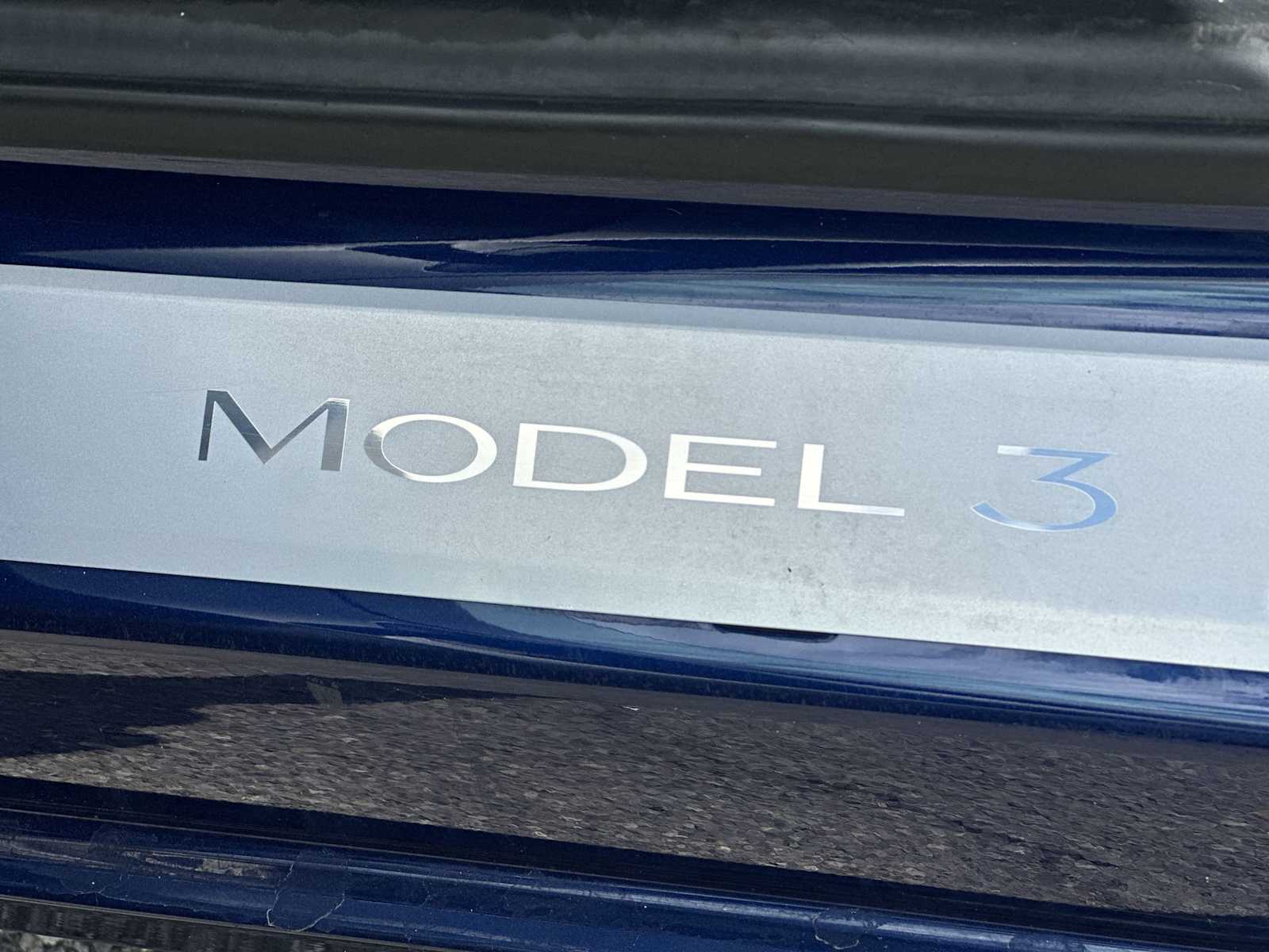 Thumbnail: 2018 Tesla Model 3 - 11