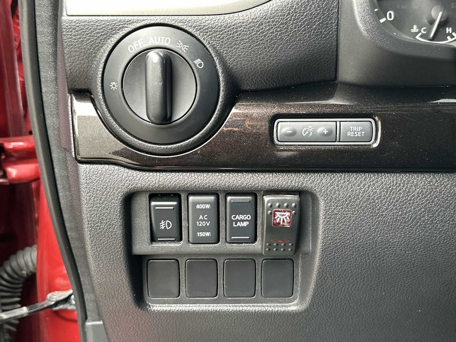 Thumbnail: 2017 Nissan Titan - 28