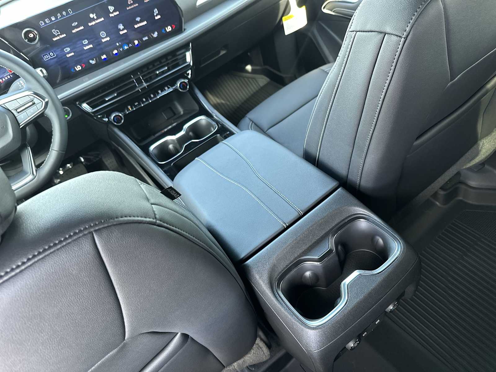 Thumbnail: 2026 Chevrolet Traverse - 21