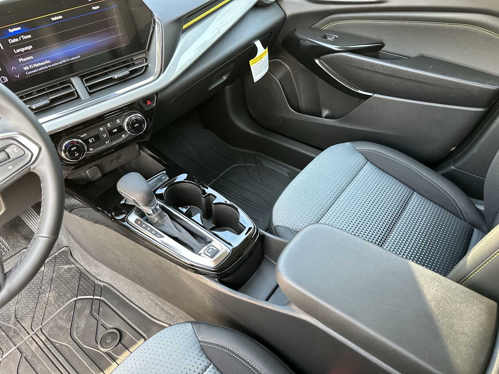 Thumbnail: 2026 Chevrolet Trax - 21