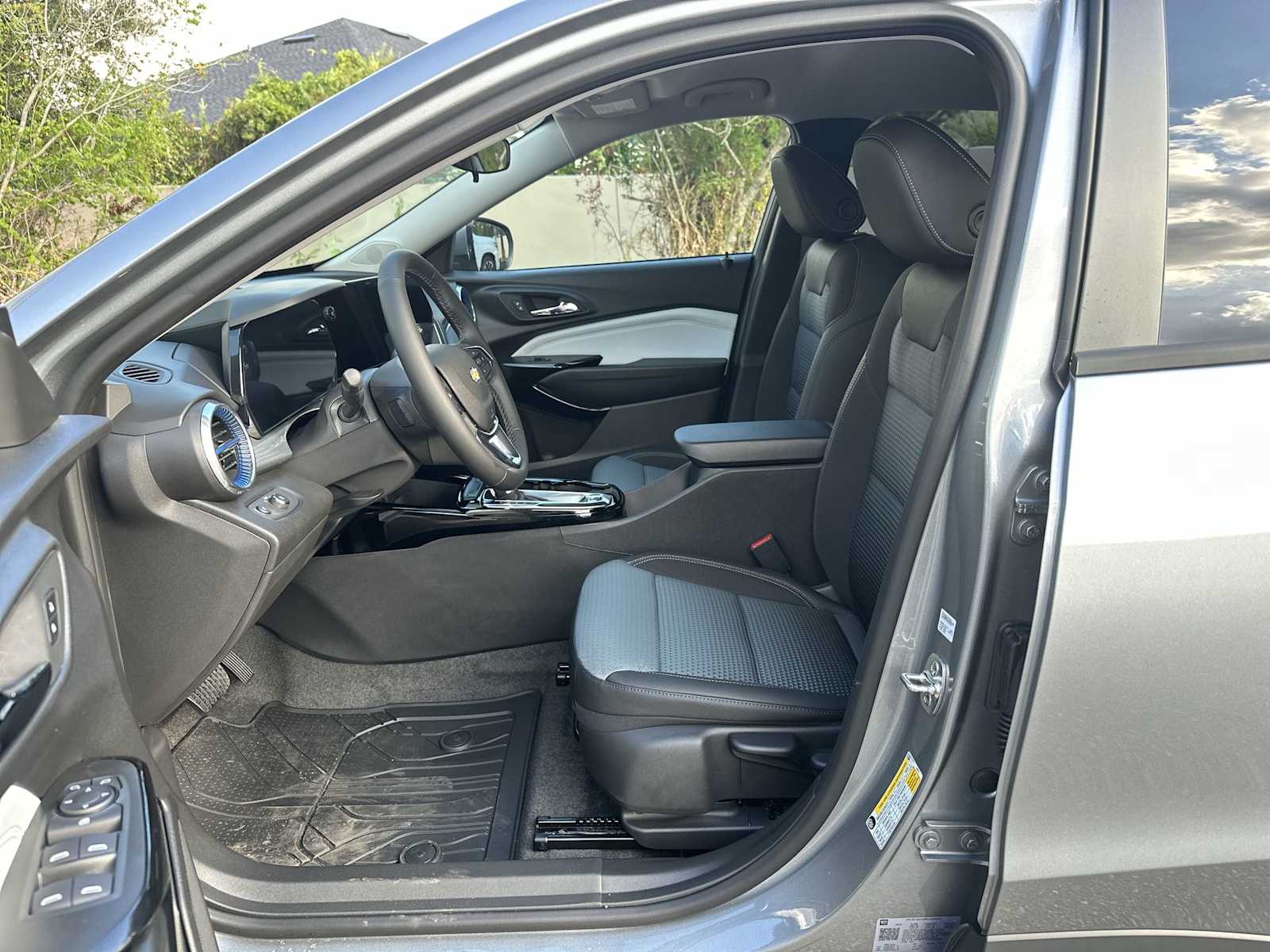 Thumbnail: 2026 Chevrolet Trax - 2