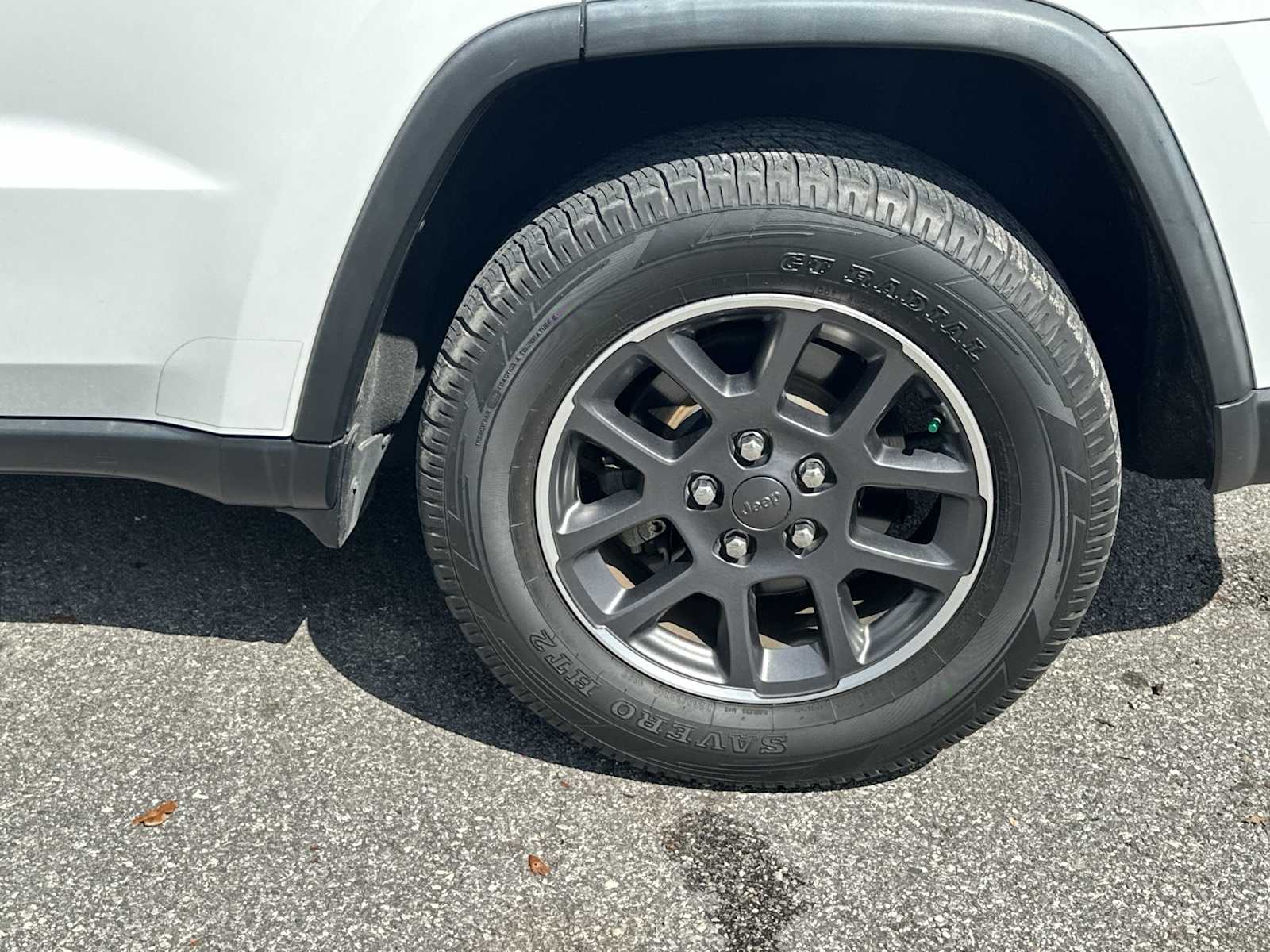 Thumbnail: 2019 Jeep Grand Cherokee - 12