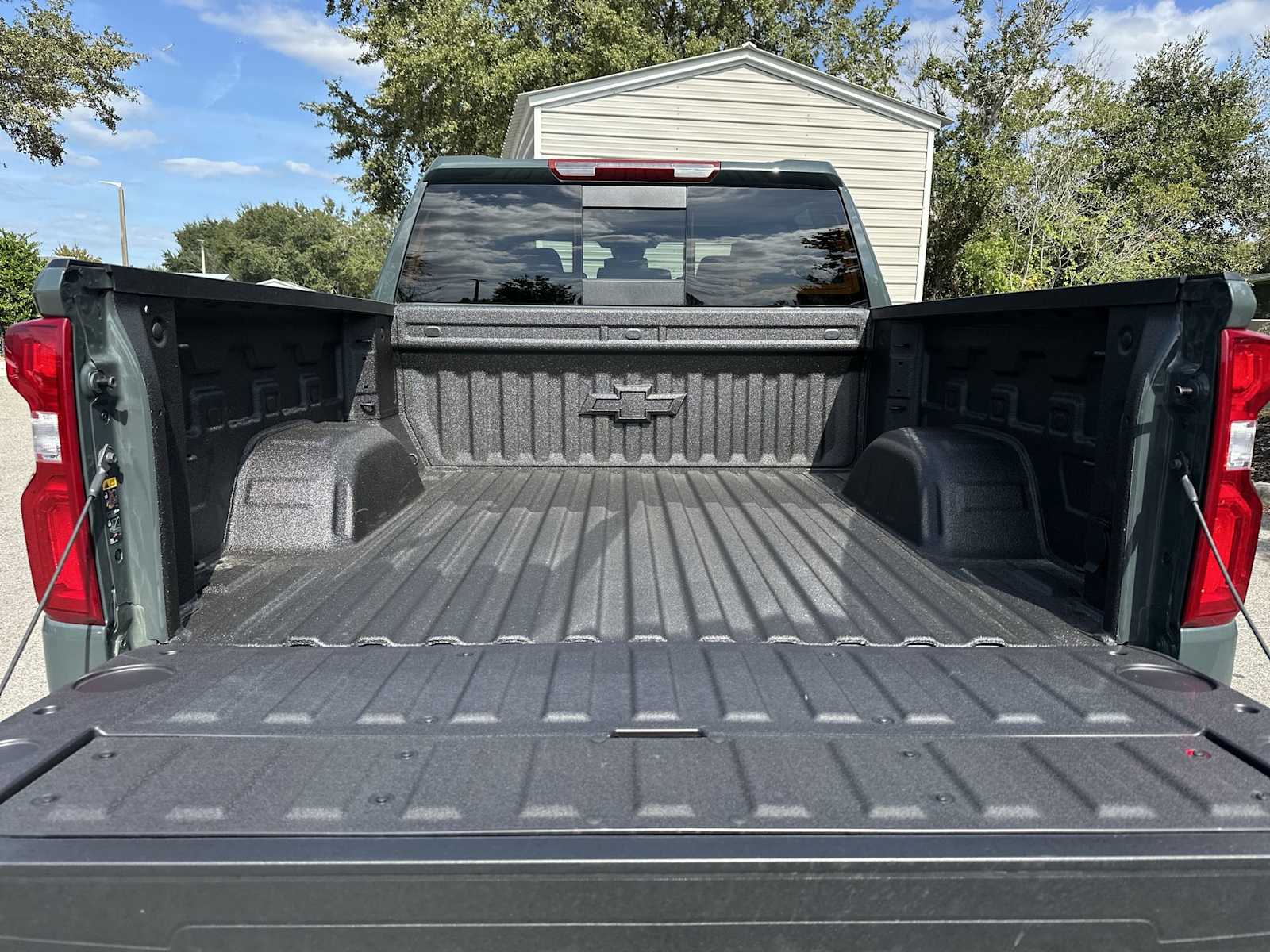 Thumbnail: 2026 Chevrolet Silverado 1500 - 26