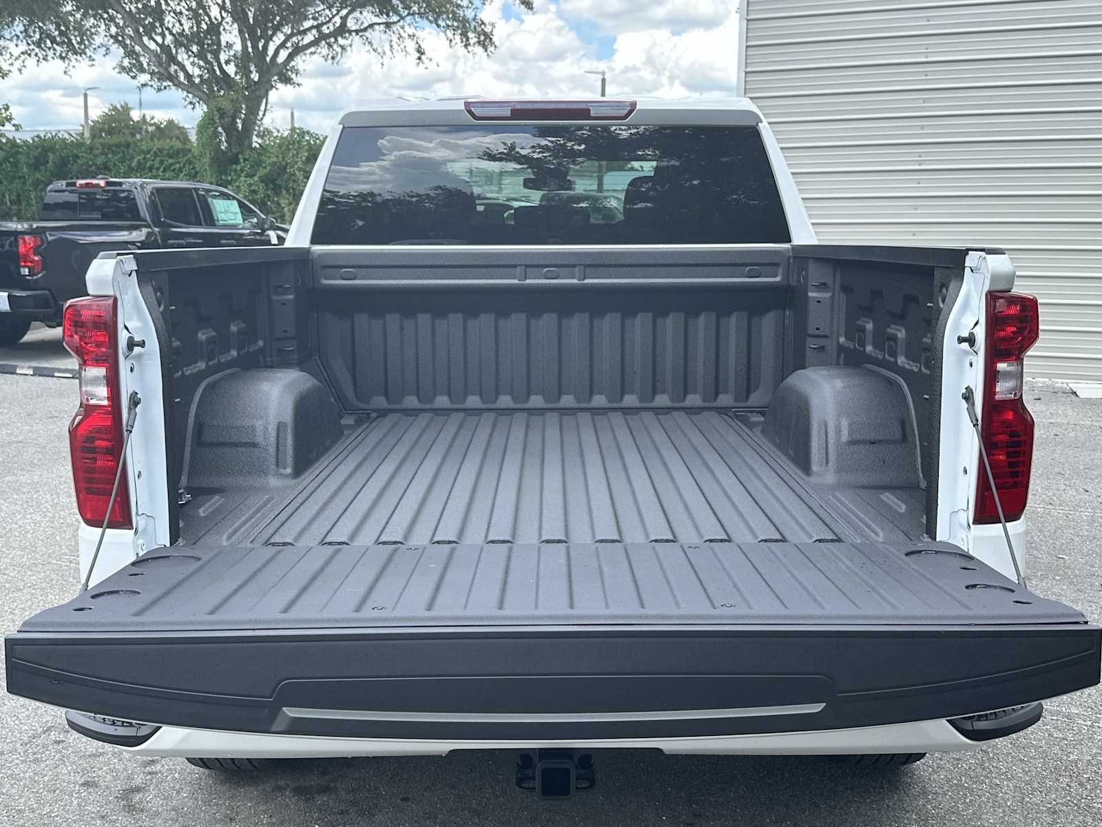 Thumbnail: 2026 Chevrolet Silverado 1500 - 25