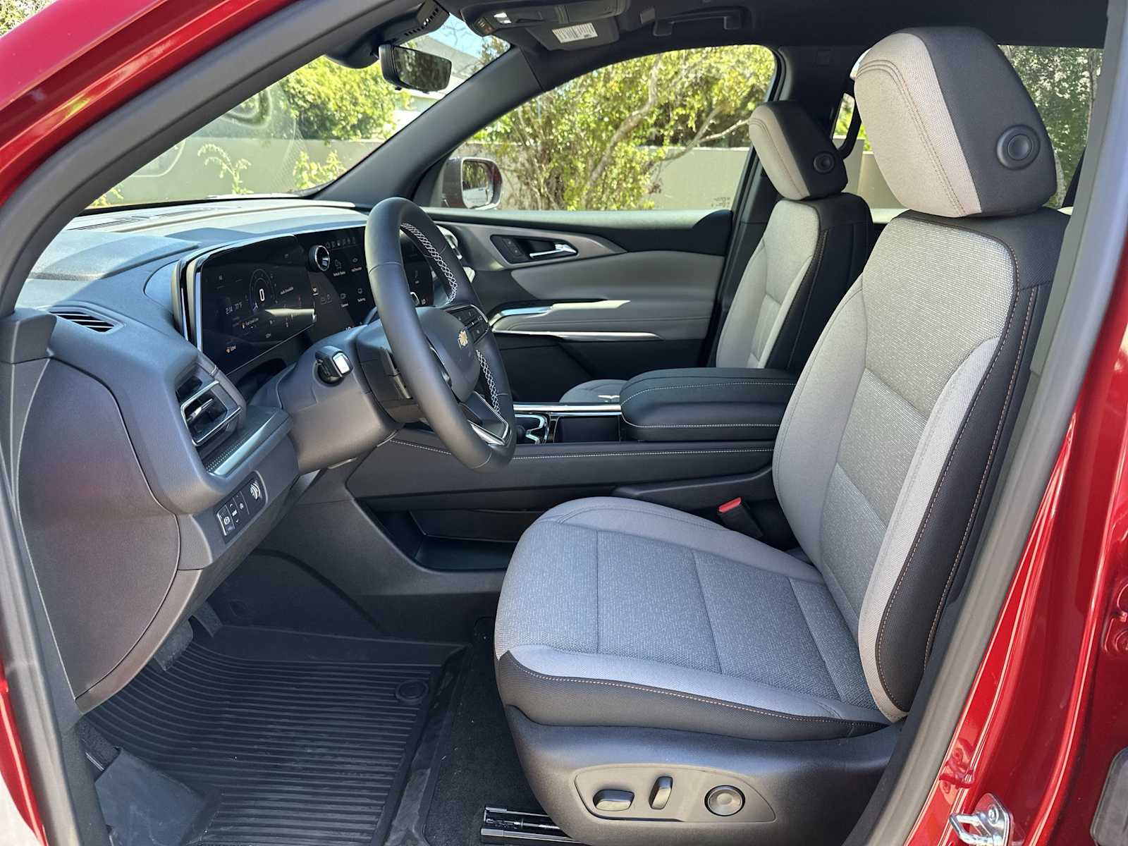 Thumbnail: 2026 Chevrolet Traverse - 16