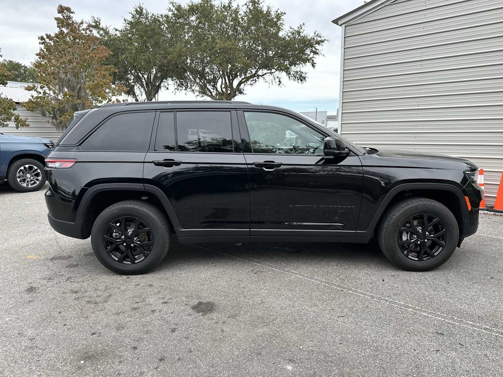 Thumbnail: 2024 Jeep Grand Cherokee - 7