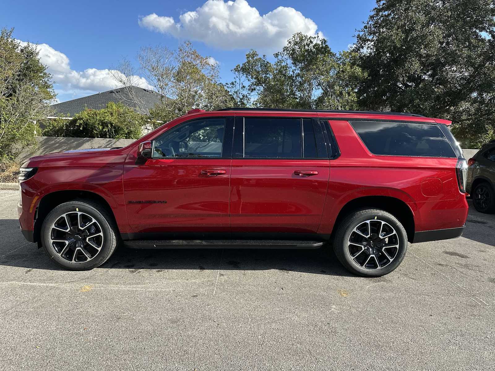 Thumbnail: 2026 Chevrolet Suburban - 3