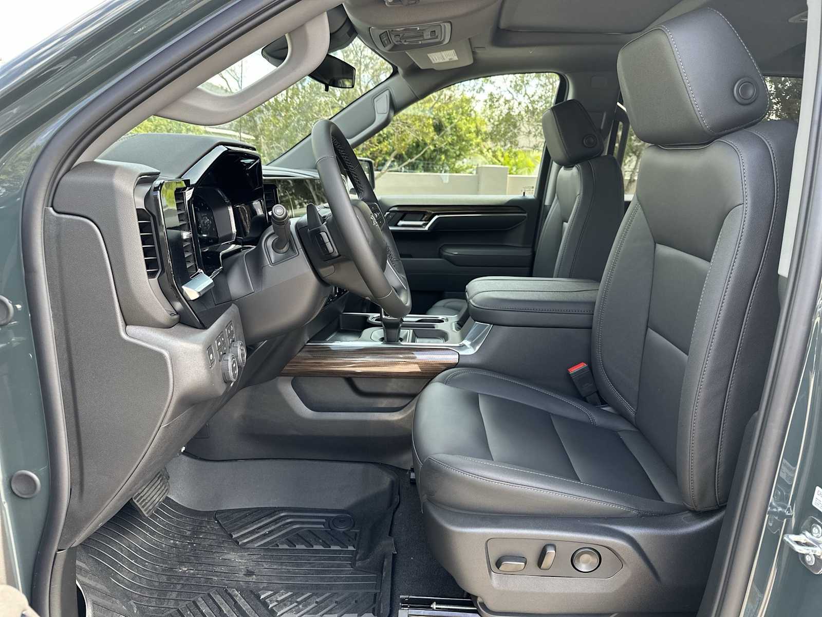 Thumbnail: 2026 Chevrolet Silverado 1500 - 15