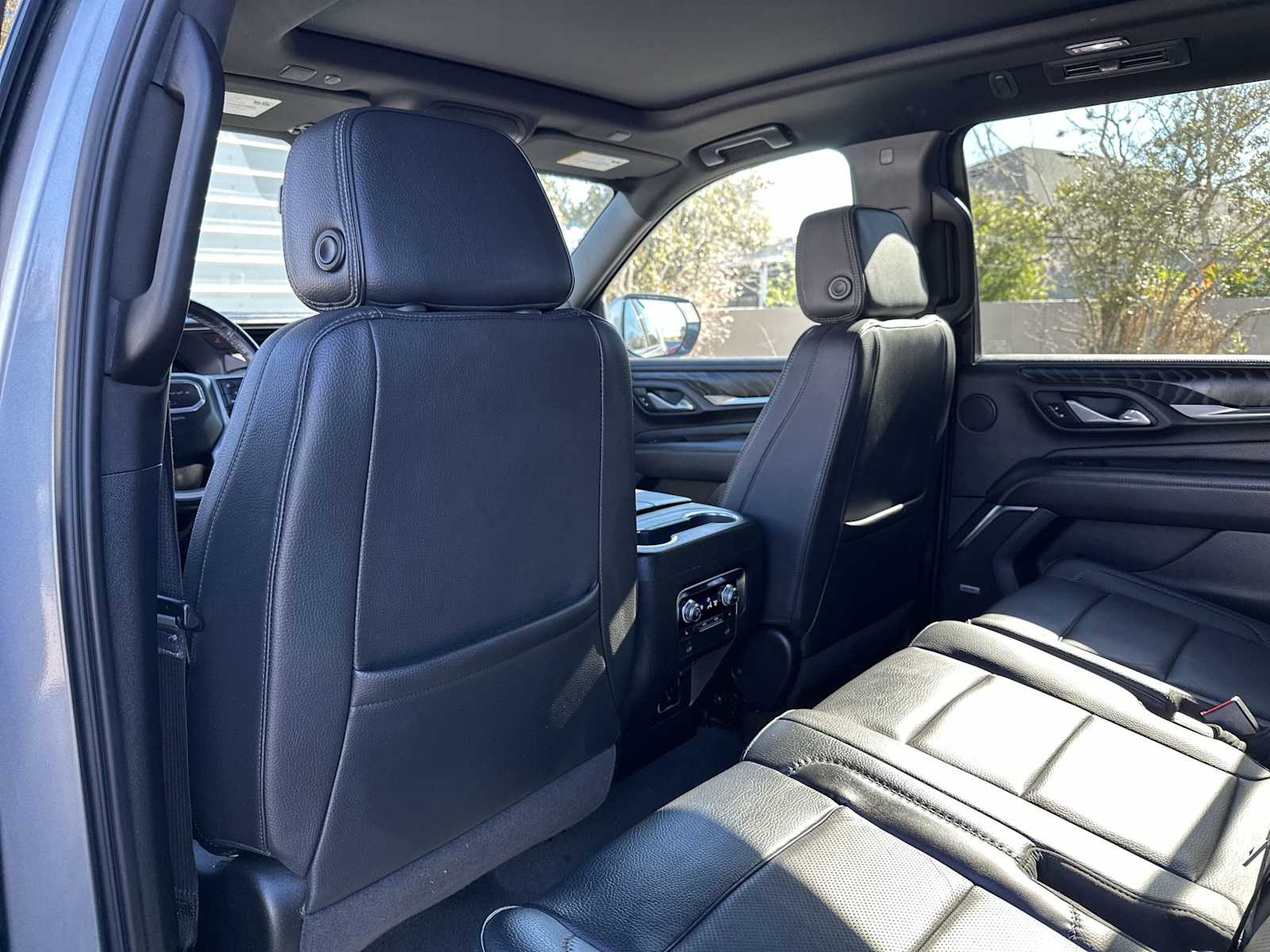 Thumbnail: 2024 GMC Yukon XL - 16