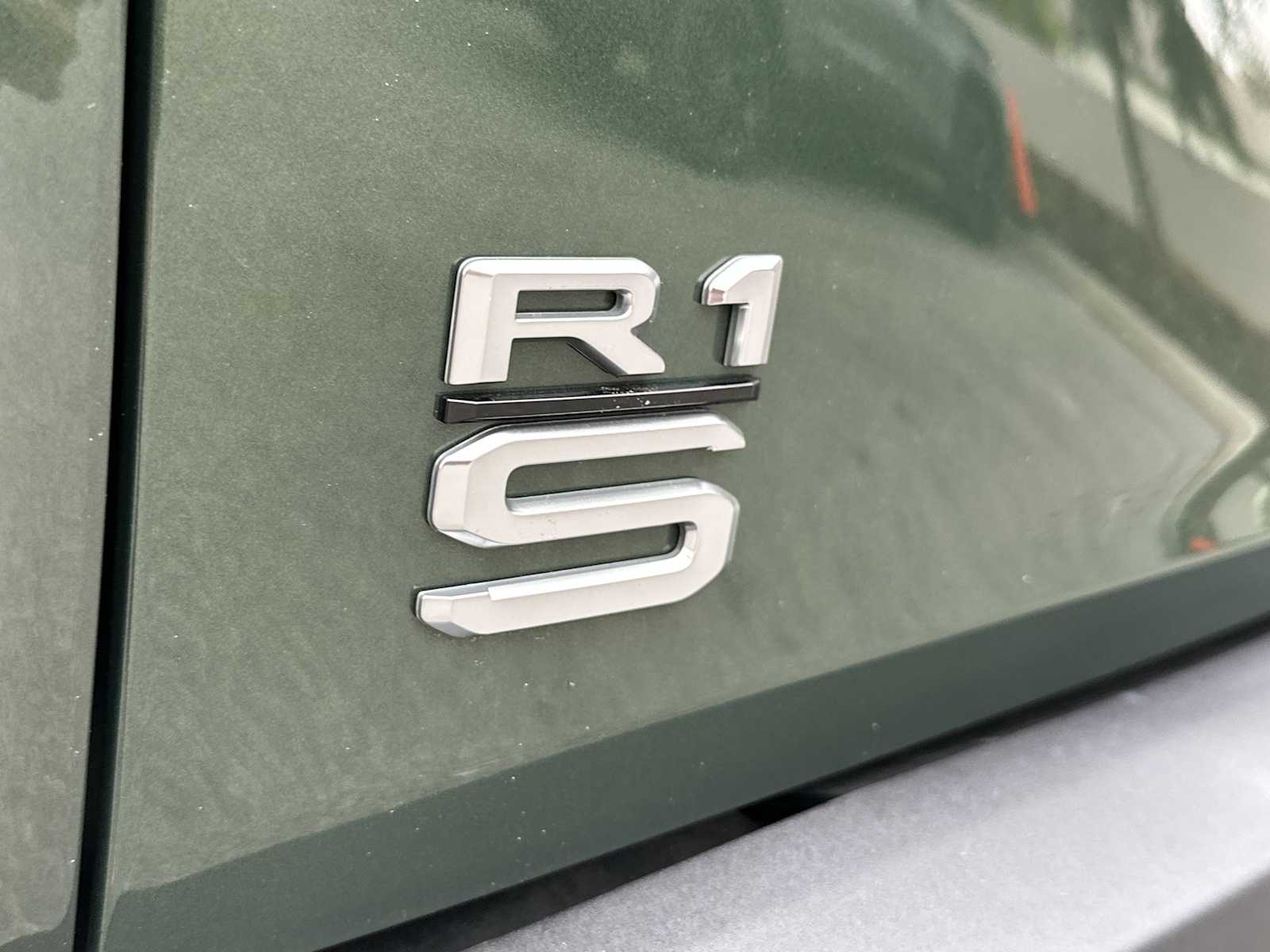 Thumbnail: 2025 Rivian R1S - 11