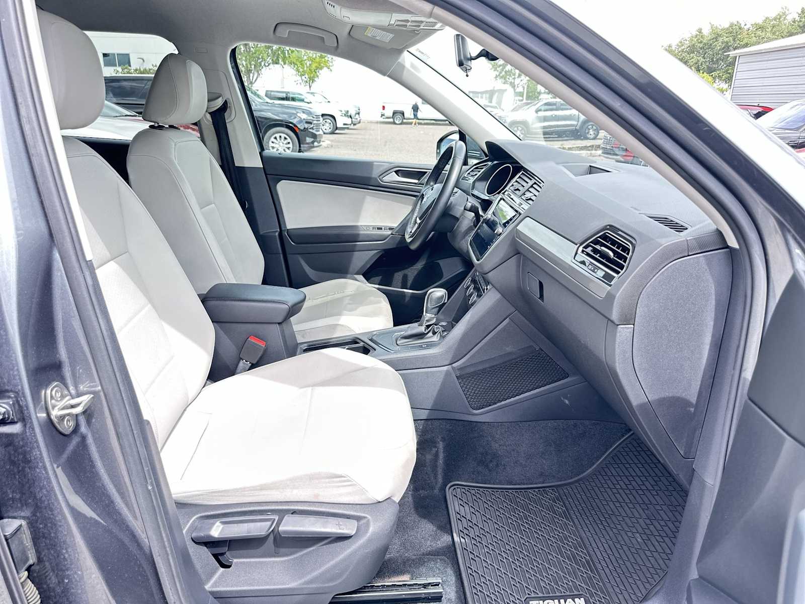 Thumbnail: 2019 Volkswagen Tiguan - 19