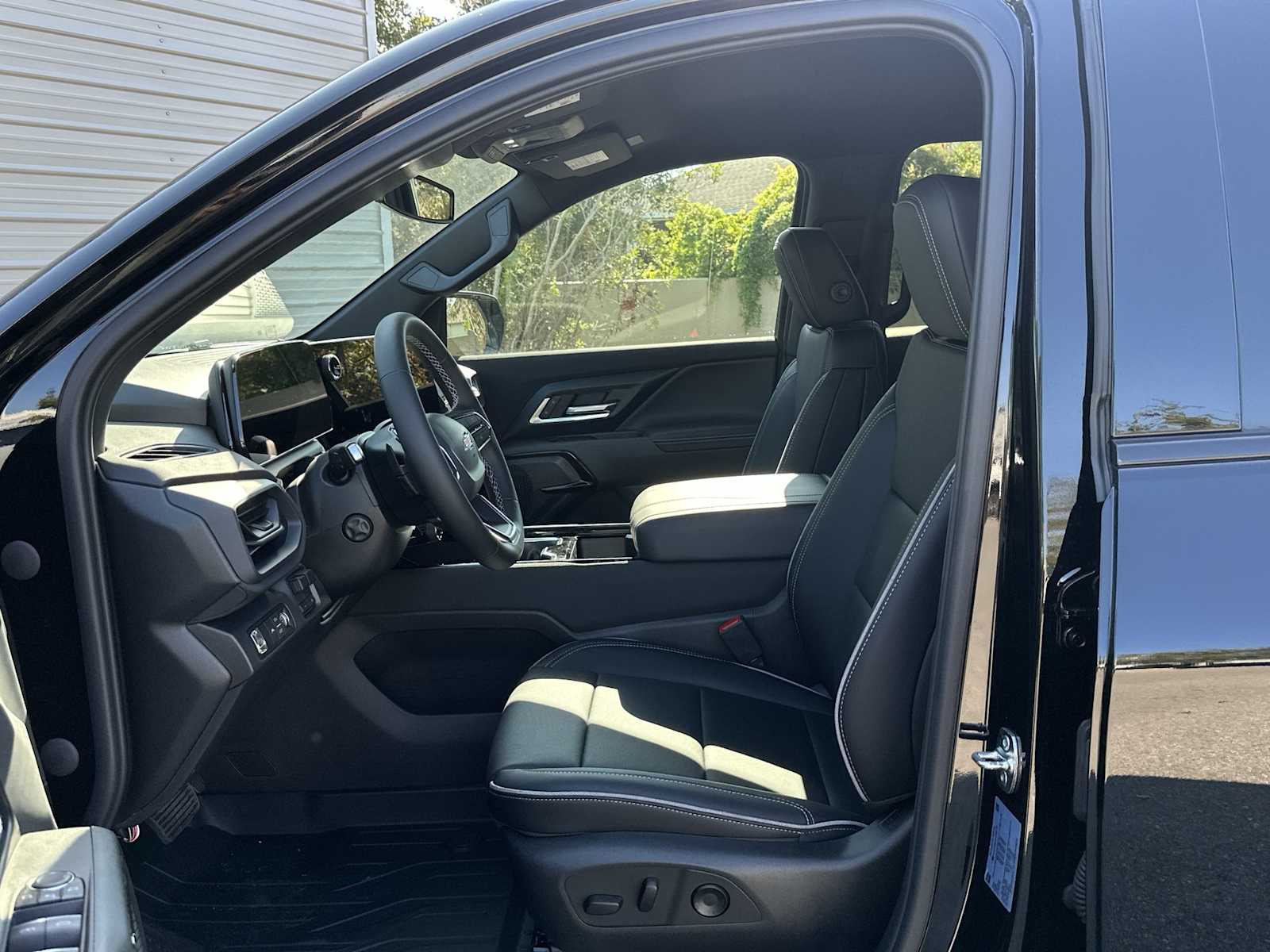 Thumbnail: 2026 Chevrolet Silverado EV - 2