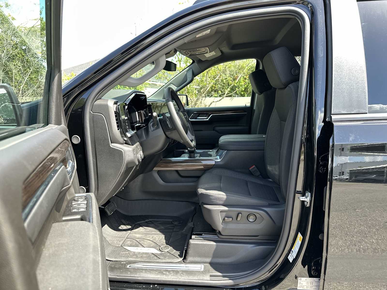 Thumbnail: 2026 Chevrolet Silverado 1500 - 2