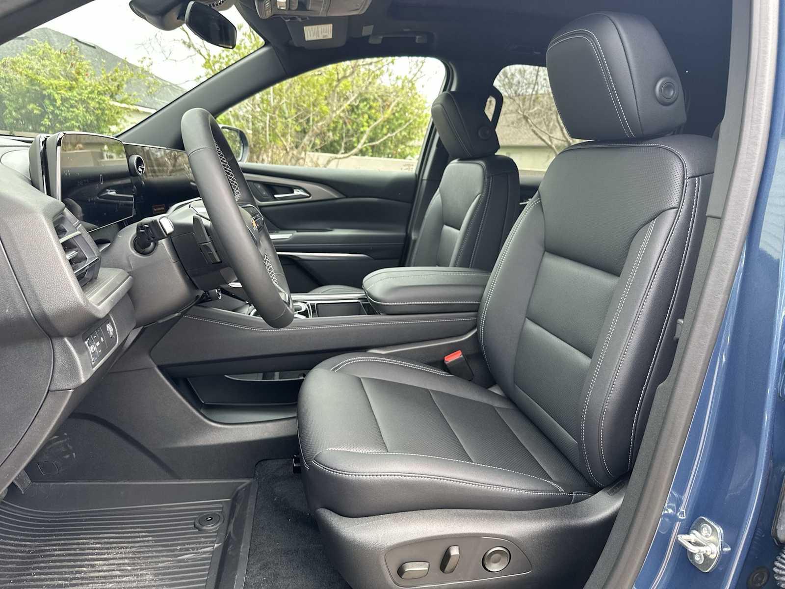 Thumbnail: 2026 Chevrolet Traverse - 16