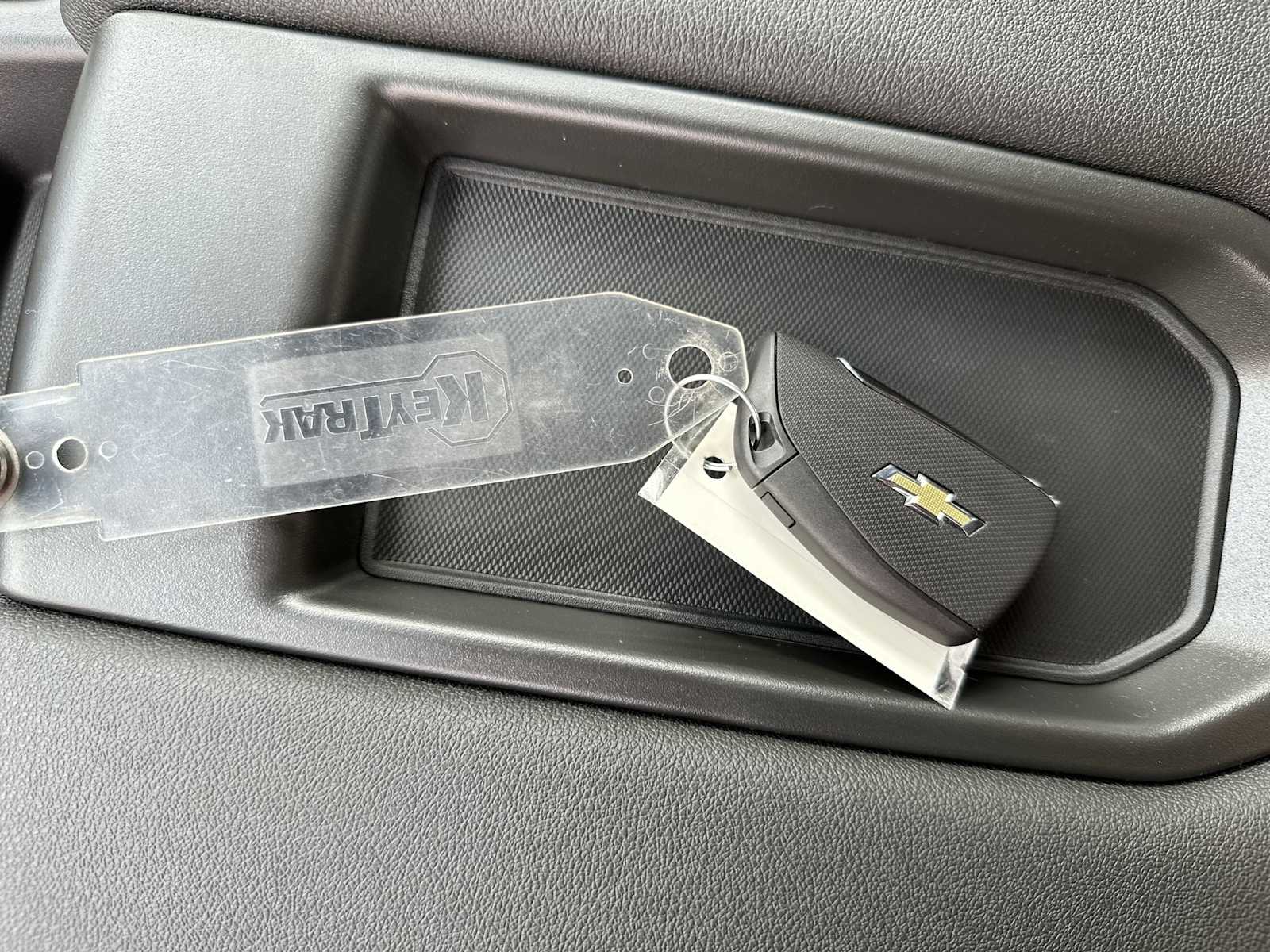 Thumbnail: 2026 Chevrolet Silverado 1500 - 26