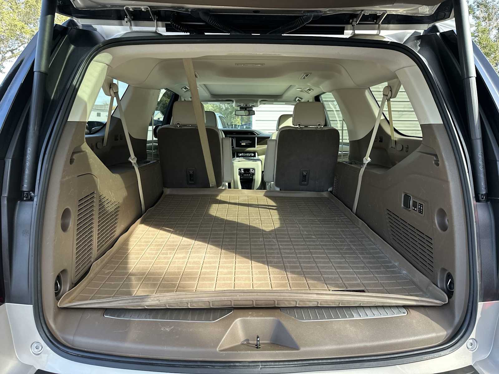 Thumbnail: 2023 GMC Yukon XL - 26